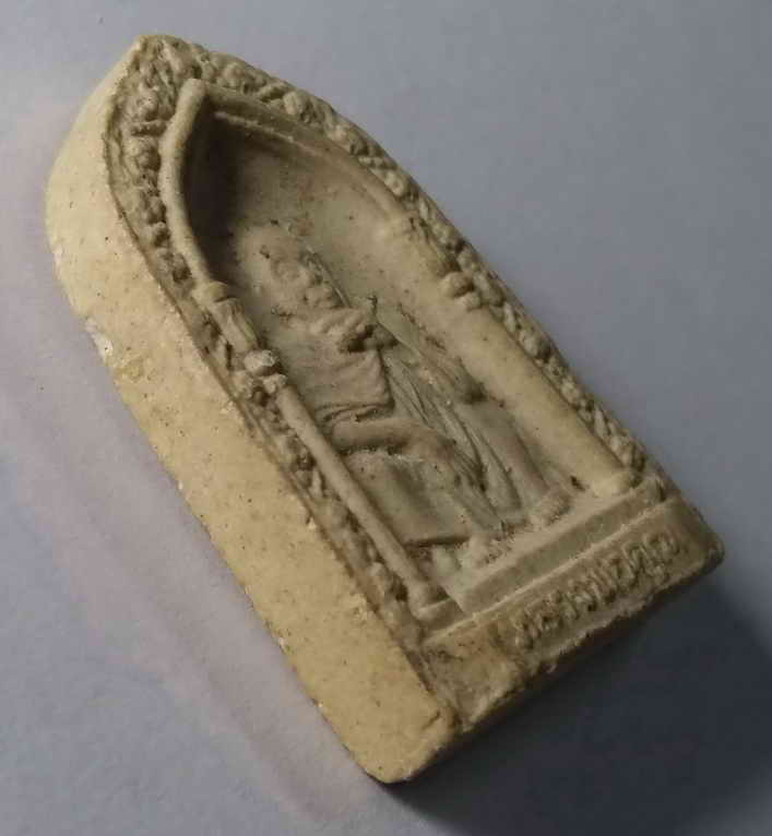 รหัสสินค้า นครราชสีมา 101 พระผงรูปเหมือนหลวงพ่อคูณ วัดบ้านไร่ หลังพญาครุฑ สร้างปี 2535 รุ่นพระเทพประทาน