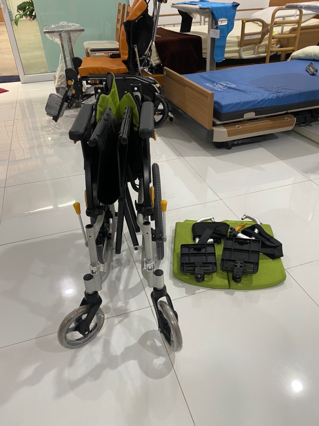 รถเข็นแบรนด์ญี่ปุ่น Matsunaga Wheelchair (車いす) รุ่น NEXT-61B ดีไซน์สวย พนักพิงปรับระดับได้ พกพาสะดวก หลากหลายฟังก์ชั่น