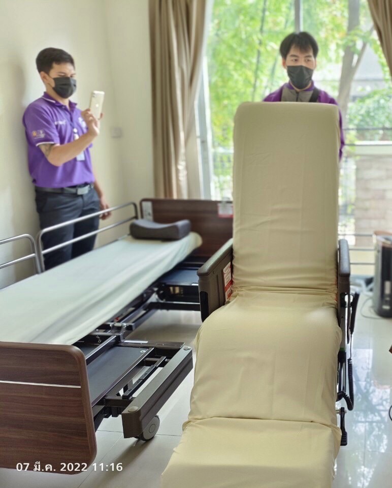 เตียงผู้ป่วย ปรับแยกเป็นรถเข็นไฟฟ้าได้ Robotic Care Bed รุ่น RESYONE PLUS จาก PANASONIC ญี่ปุ่น