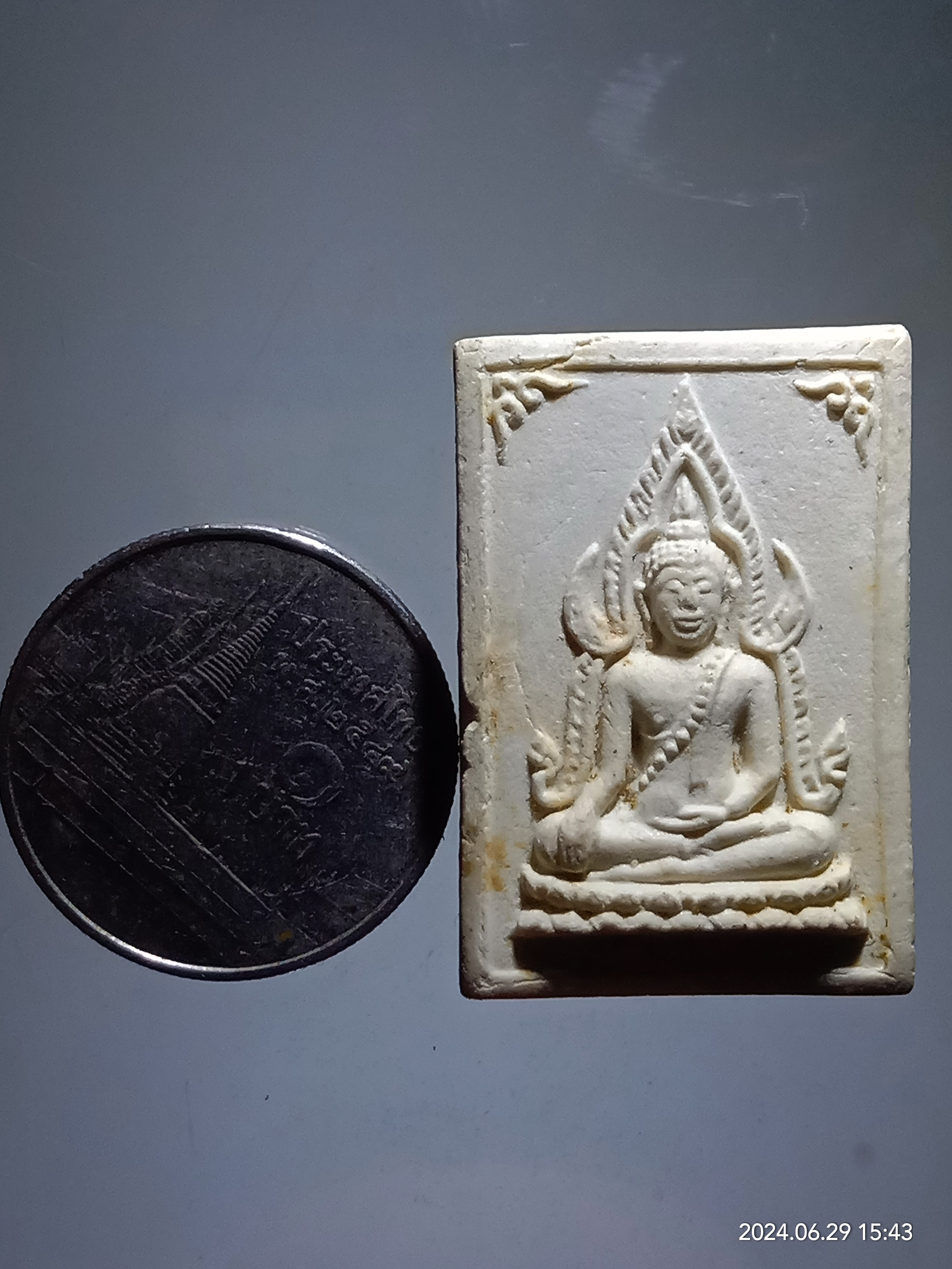 รหัสสินค้า พระเนื้อดิน เนื้อผง เนื้อว่าน 467 พระพุทธชินราช เนื้อผง หลังธรรมจักร วัดพุทธบูชา สร้างปี 2533 ที่ระลึกงานยกช่อฟ้าอุโบสถ