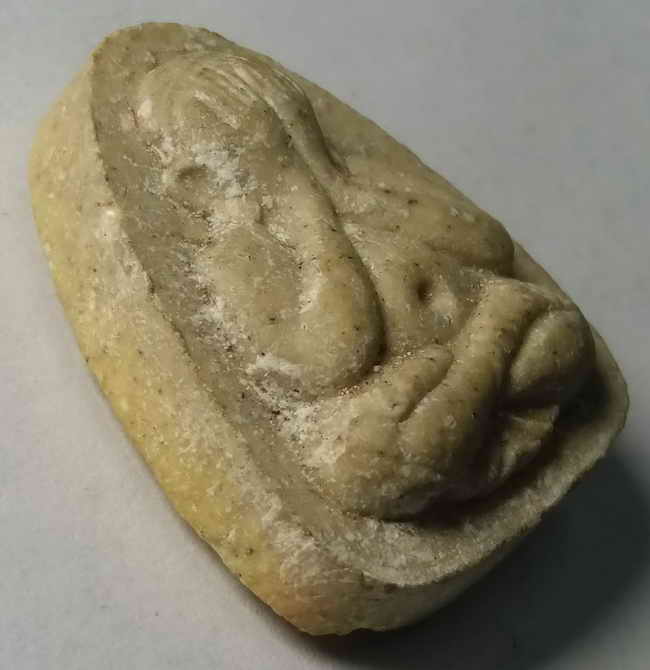 รหัสสินค้า พระปิดตา ทั่วไป 001 พระปิดตาเนื้อผงพุทธคุณ วัดบางปิ้ง ตำบลนาดี อำเภอเมือง จังหวัดสมุทรสาคร สร้างปี 2536 ที่ระลึกงานปิดทองฝังลูกนิมิต พระรายการนี้ให้เช่าบูชาแล้ว