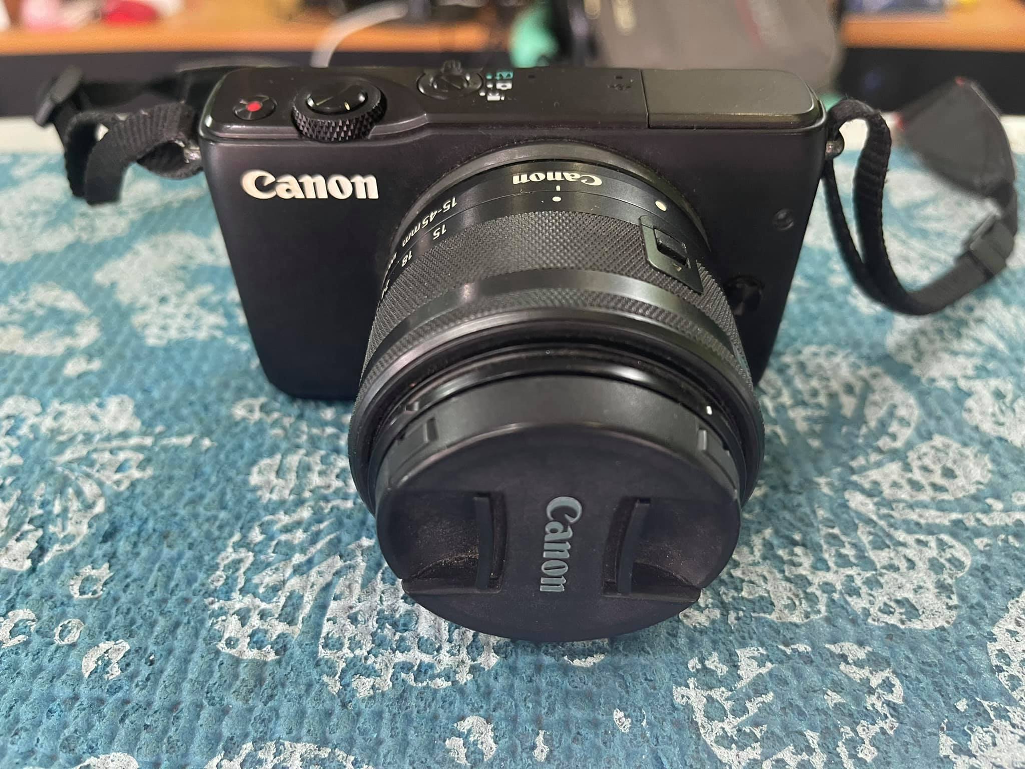( SOLD OUT ) Canon EOS M10