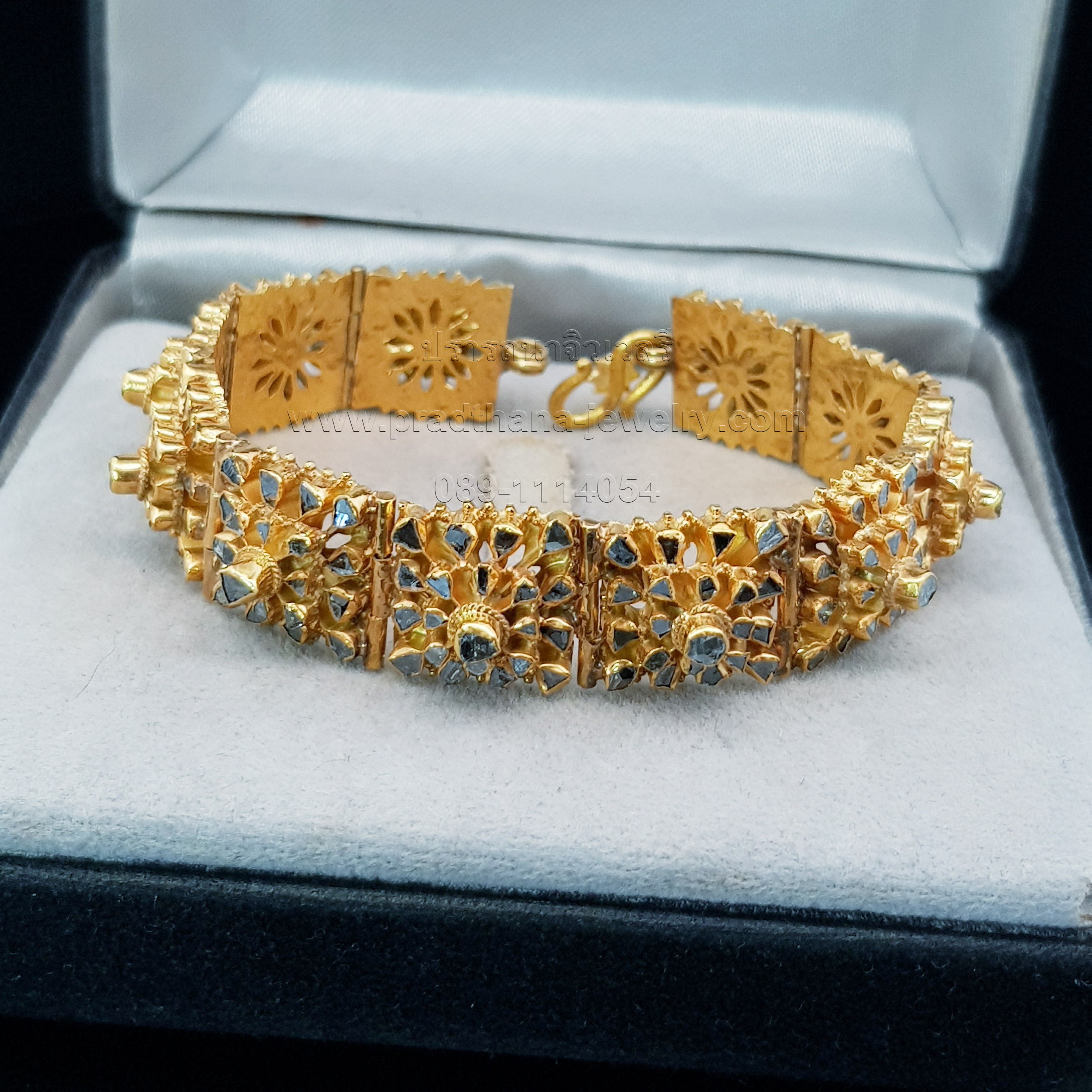 สร้อยข้อมือเพชรซีกโบราณ