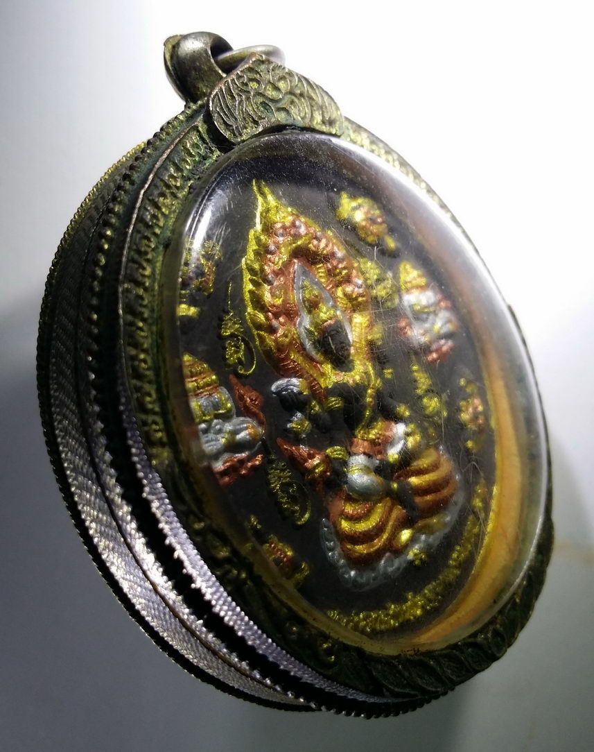 รหัสสินค้า จตุคามรามเทพ 167 พระเทวราชโพธิสัตว์จตุคามรามเทพ เนื้อว่านดำปัดทอง 3 กษัตริย์ ไม่ทราบรุ่น ศิลปะสวยมาก