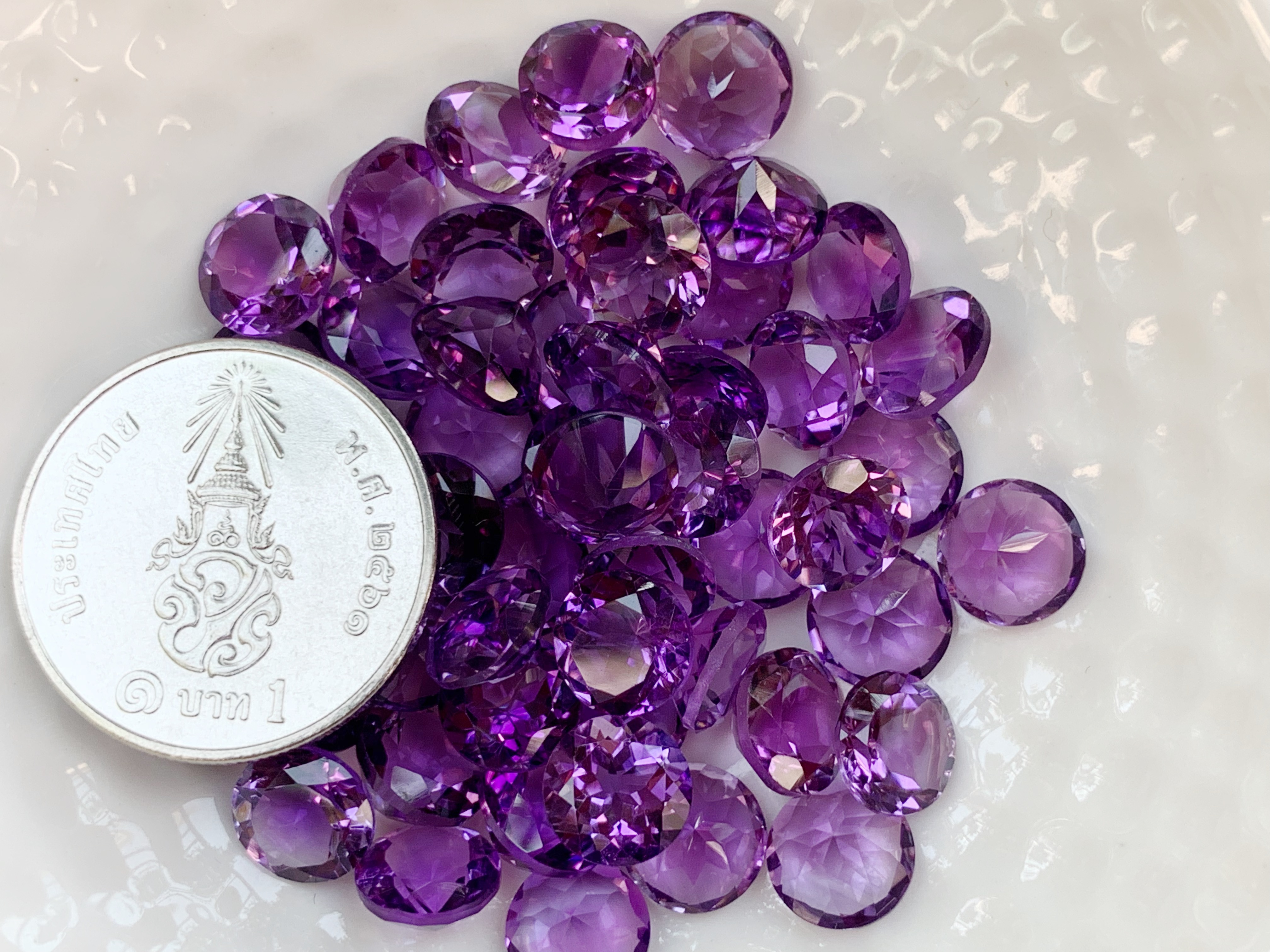 อเมทิสกลม 7.0 มม. 5 กะรัต