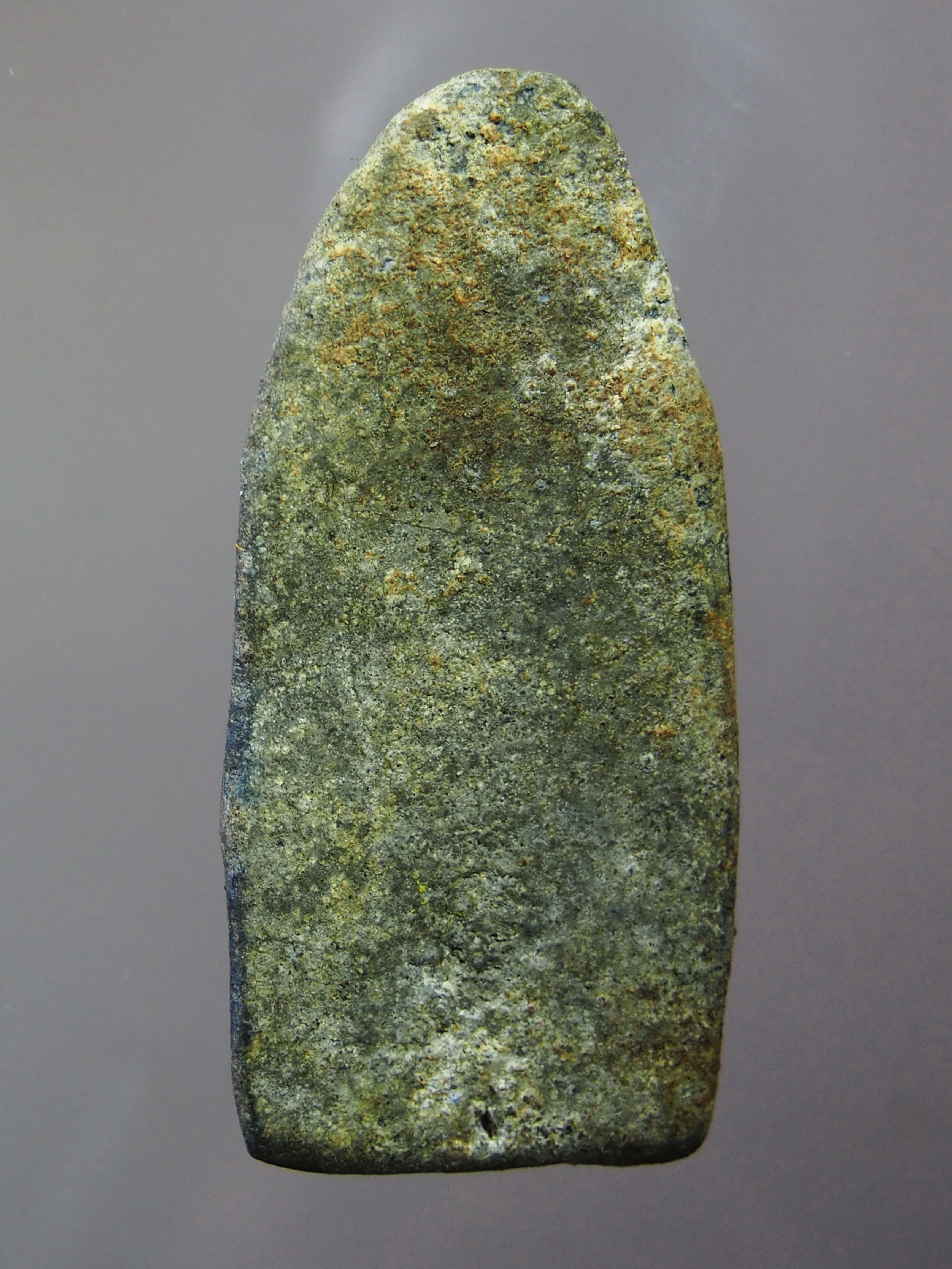 รหัสสินค้า พระกรุ 084 พระร่วงยืนประทานพร ข้างเม็ด สุโขทัย เนื้อชินอุทุมพร ชินเขียว