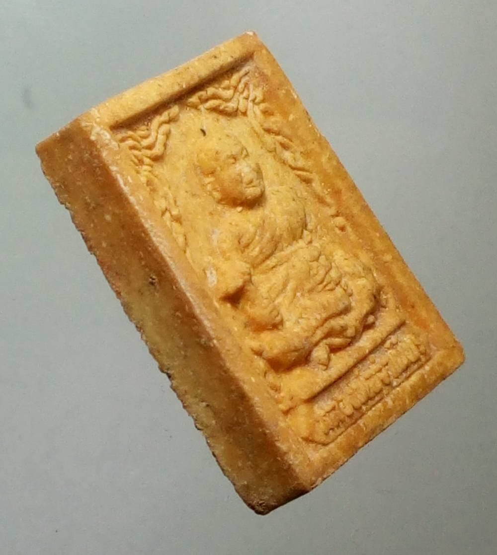 รหัสสินค้า พระมีกล่อง 170 พระผงพุทธคุณ รุ่น เจ็ดป่าช้าพิเศษทาสีผึ้ง หลวงพ่อจำเนียร วัดถ้ำเสือ จังหวัดกระบี่ พระรายการนี้ให้เช่าบูชาเเล้ว