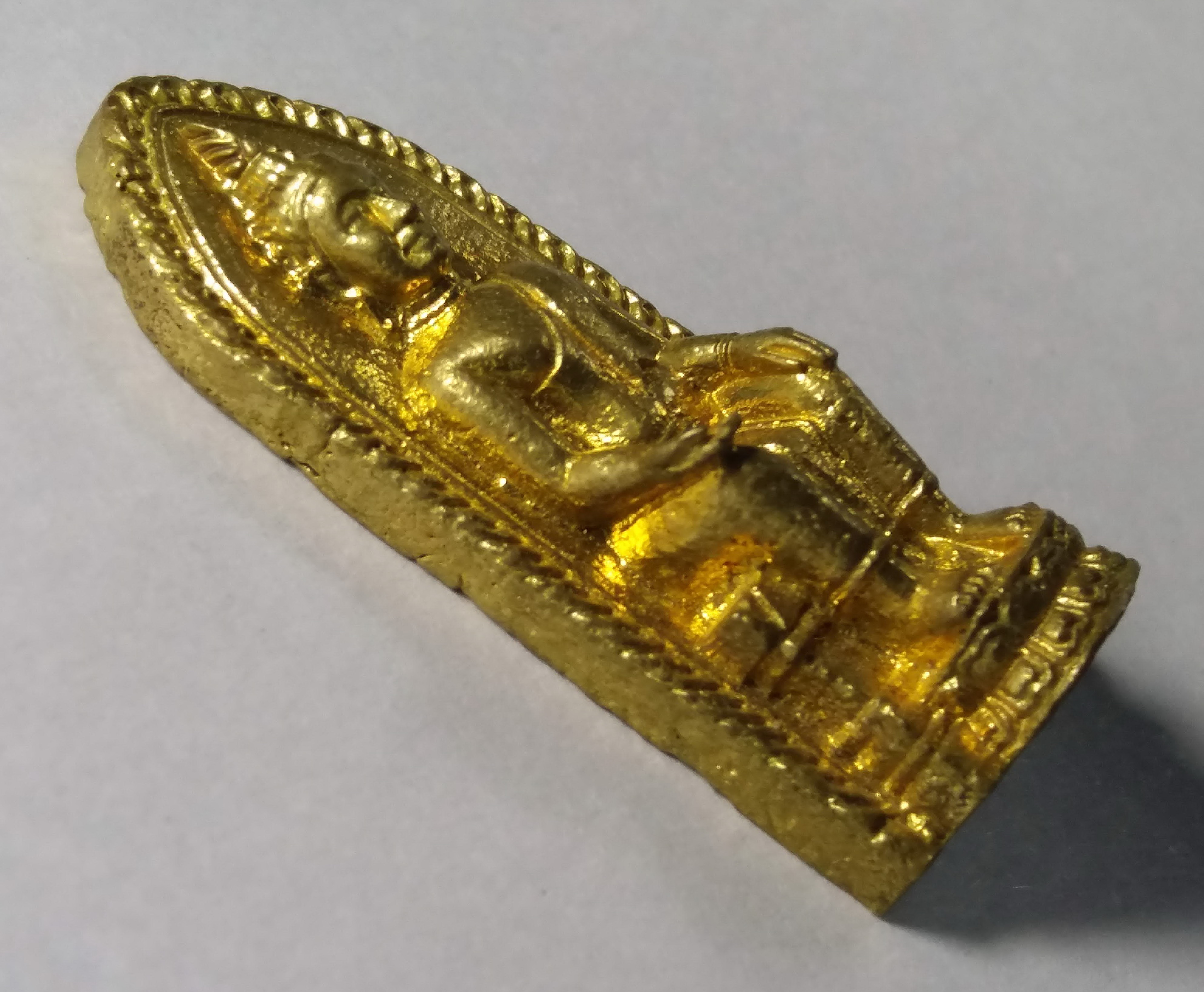 รหัสสินค้า เหรียญพระพุทธ 305 เหรียญหล่ออุดกริ่ง หลวงพ่อโต วัดบ้านเชี่ยน จังหวัดชัยนาท เนื้อทองผสม กริ่งเขย่าดังกังวานครับ พระรายการนี้ให้เช่าบูชาแล้ว