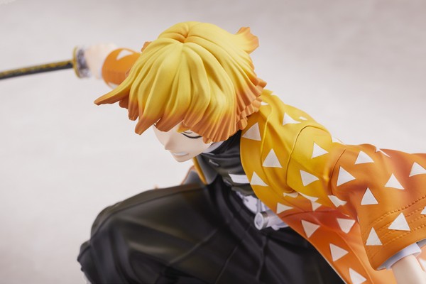 เปิดรับPreorder มัดจำ 1100 บาท 1/8 Zenitsu Agatsuma