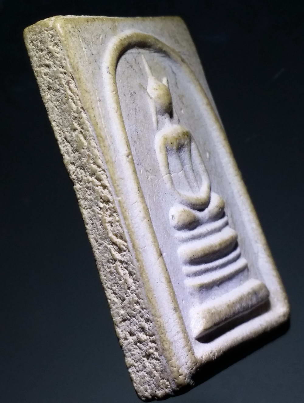 รหัสสินค้า พระไม่ทราบที่ 210 พระสมเด็จเนื้อผง หลังยันต์อุ ด้านหลังมีชื่อย่อวัด ว.พ.ล. ไม่ทราบที่