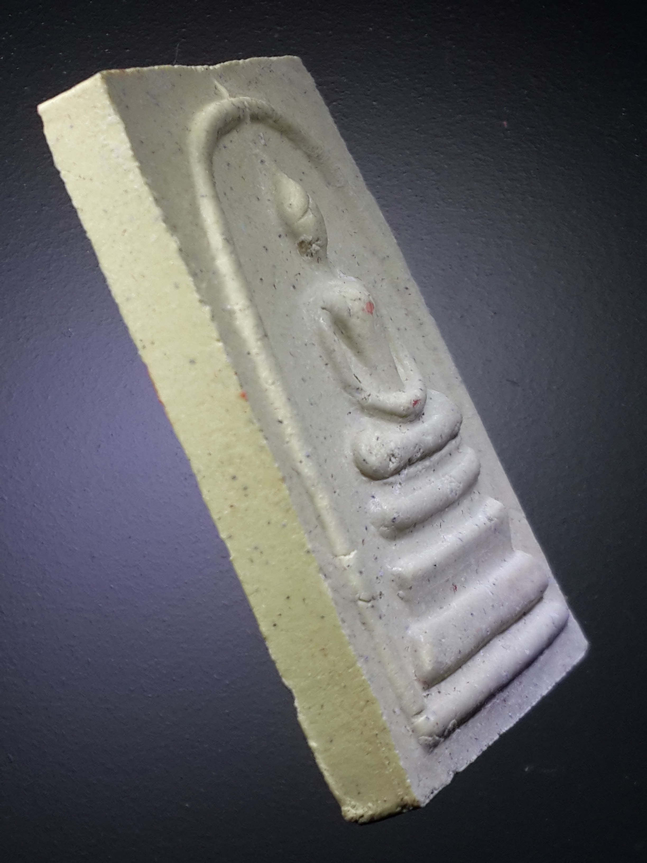 รหัสสินค้า พระมีกล่อง 397 พระสมเด็จเนื้อผง ที่ระลึกครบรอบ 97 ปี โรงรถจักรลำปาง สร้างปี 2558