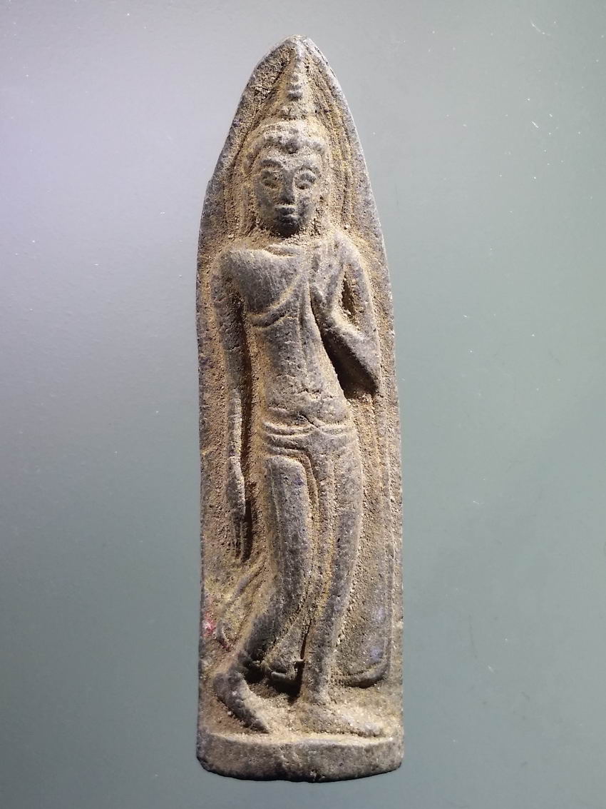 รหัสสินค้า พระกรุ 060 พระลีลาเนื้อดินเผา ไม่ทราบกรุ เจ้าของเดิมบอกว่าน่าจะขึ้นกรุสุโขทัย