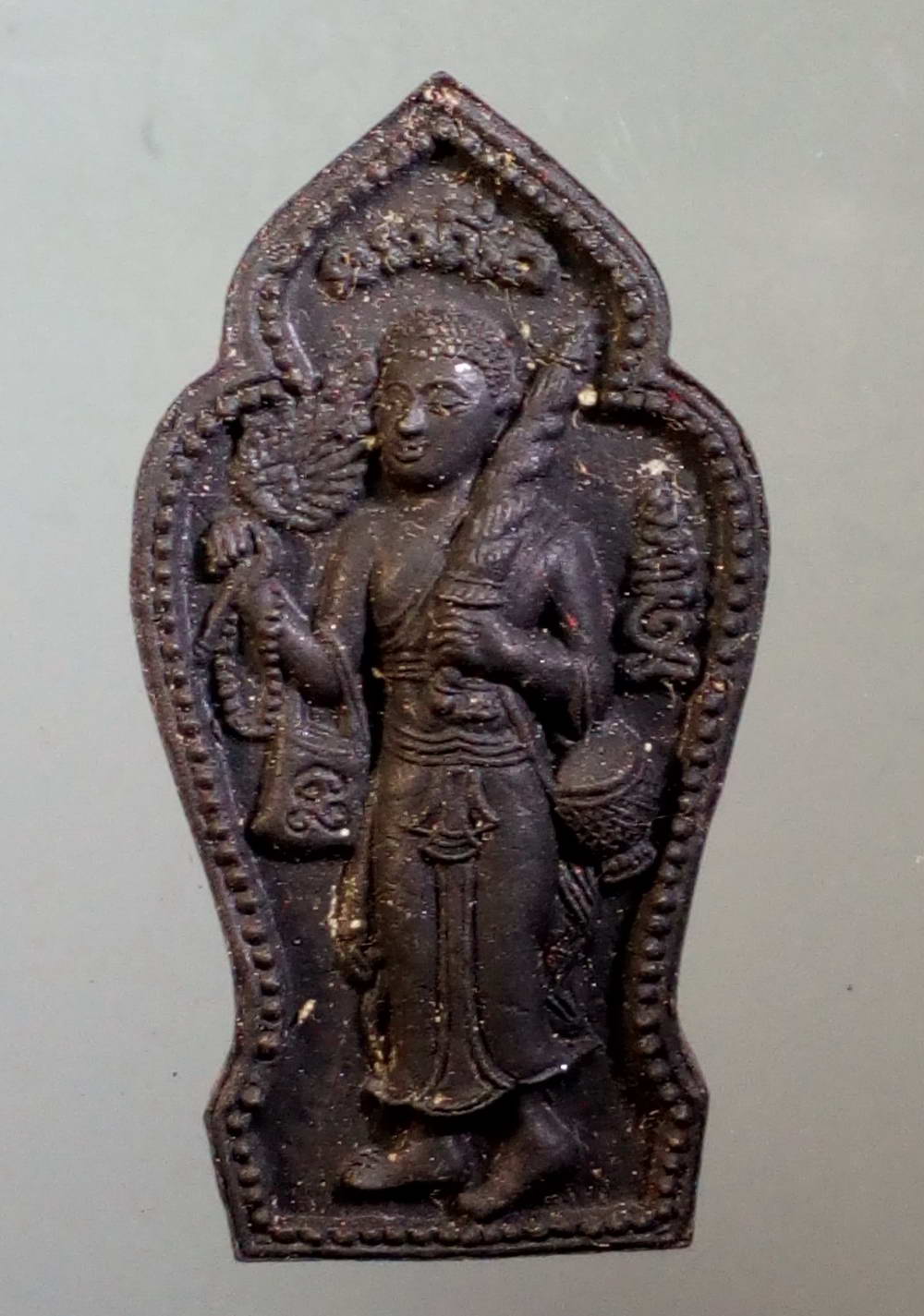 รหัสสินค้า พระมีกล่อง 168 พระสิวลีเนื้อผงใบลาน ฝังตะกรุด ติดจีวร หลวงปู่สีห์ วัดโต่งโต้น อำเภอปากช่อง จังหวัดนครราชสีมา