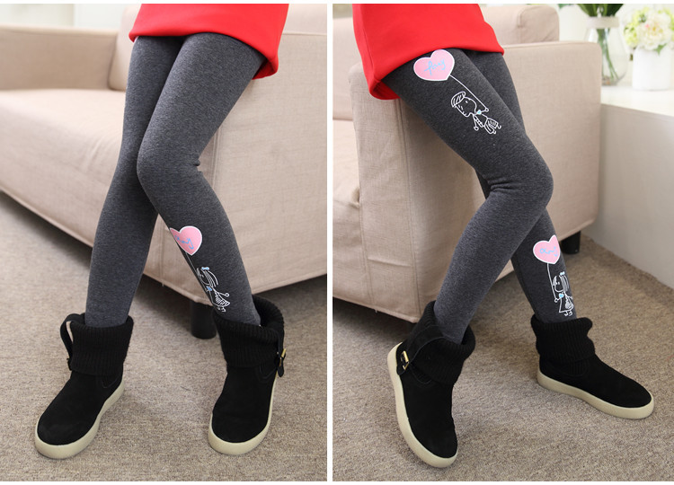 P30531พร้อมส่ง เลกกิ้งเด็กสีเทาเข้ม แต่งหัวใจชมพู