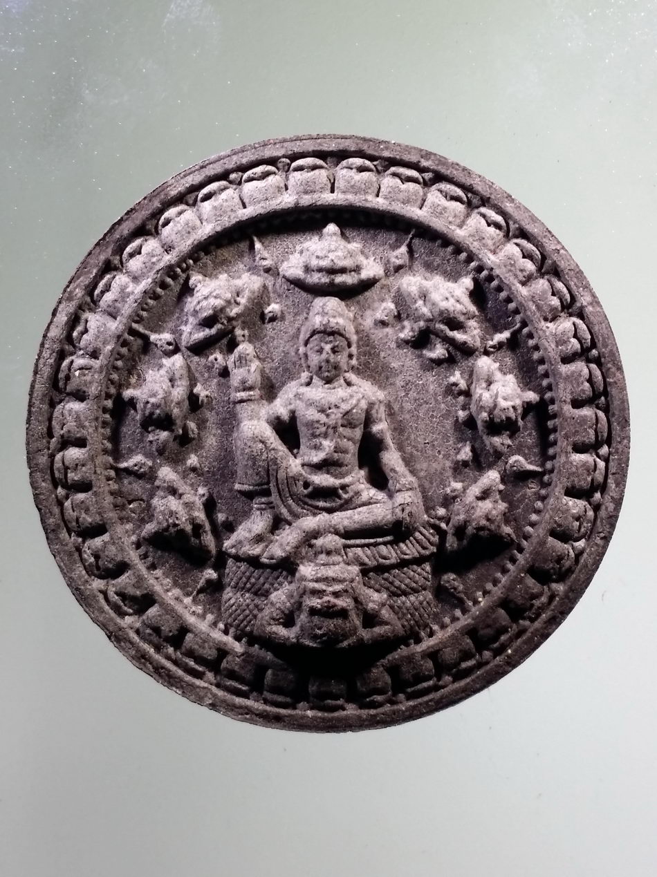 รหัสสินค้า จตุคามรามเทพ 760 องค์ท้าวจตุคามรามเทพ รุ่นชุมพลศรีวิชัย 50 วัดเจ้าฟ้าศาลาลอย อำเภอเมือง จังหวัดชุมพร พิธีพุทธาภิเษก เทวาภิเษก ณ.วิหารหลวง วัดพระมหาธาตุวรวิหาร จังหวัดนครศรีธรรมราช สร้างปี 2550 เนื้อว่านกากยายักษ์ กล่อง 8 เหลี่ยม