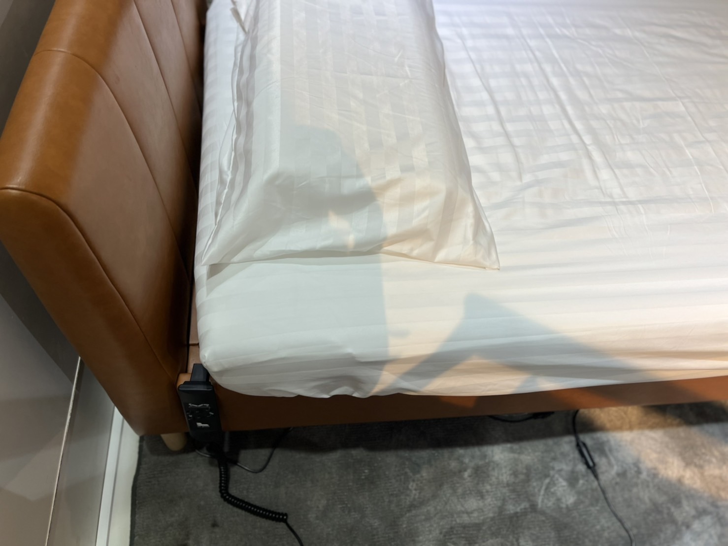 เตียงนอนเพื่อสุขภาพปรับไฟฟ้า PRIMERO SINGLE BED ขนาดใหญ่พิเศษ นอนสบาย 3.5 ฟุต + พร้อมที่นอนสุขภาพยางพาราแท้ + หมอนยางพารา + ชุดผ้าปูที่นอน (รุ่นยอดนิยม)