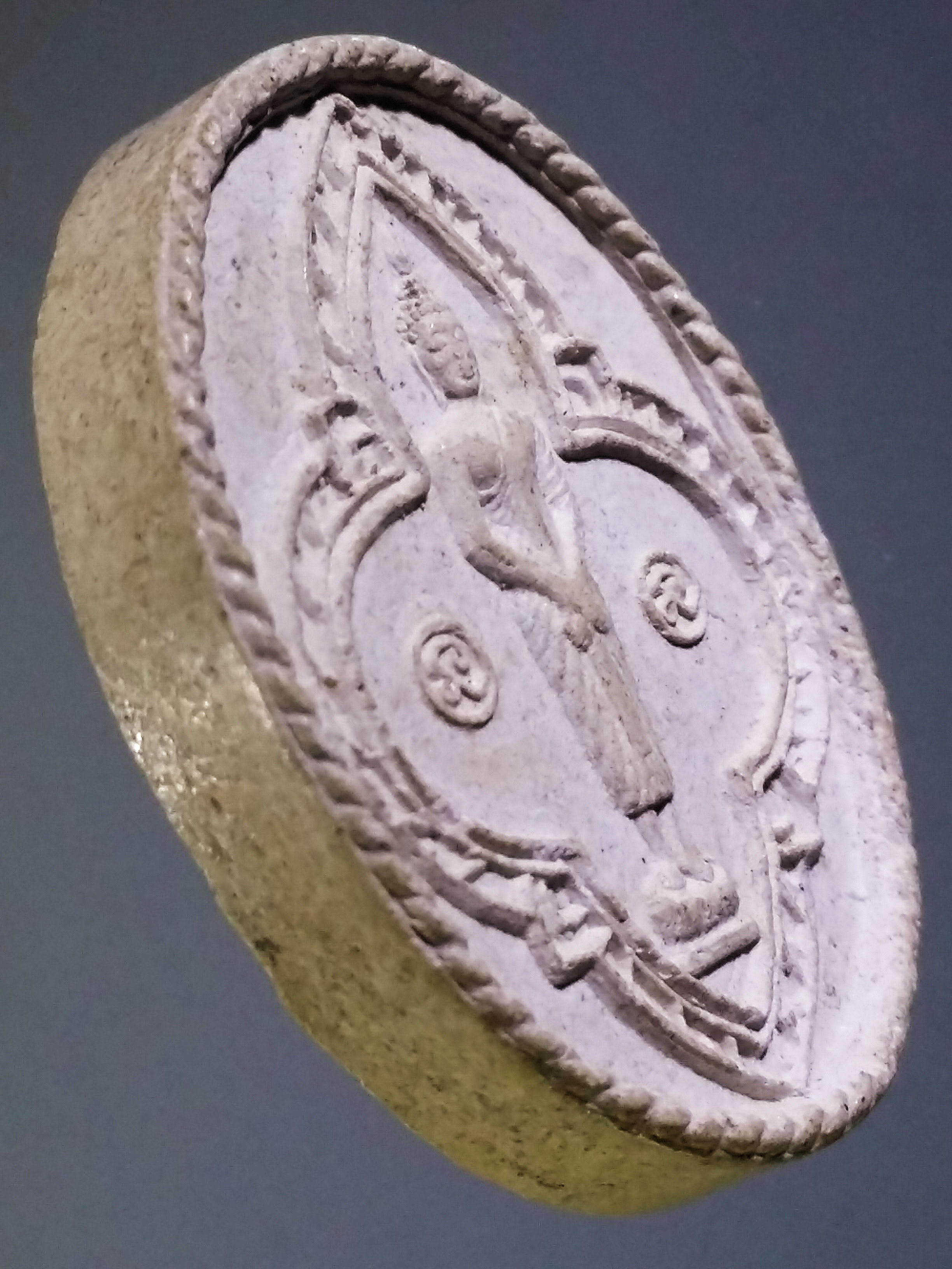 รหัสสินค้า พระไม่ทราบที่ 344 พระประจำวันอาทิตย์ เนื้อผง หลังยันต์ ไม่ทราบที่