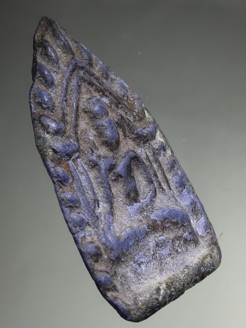 Antig FB 12778 พระขุนแผน 2 หน้า ศิลปะ สุพรรณบุรี เนื้อชินเขียว