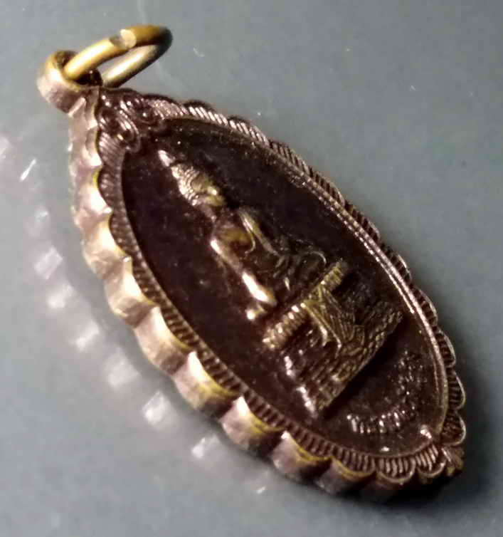 รหัสสินค้า เหรียญพระพุทธ 388 เหรียญหลวงพ่อวัดไร่ขิง อ.สามพราน จ.นครปฐม สร้างปี พ.ศ 2549 พระรายการนี้ให้เช่าบูชาแล้ว