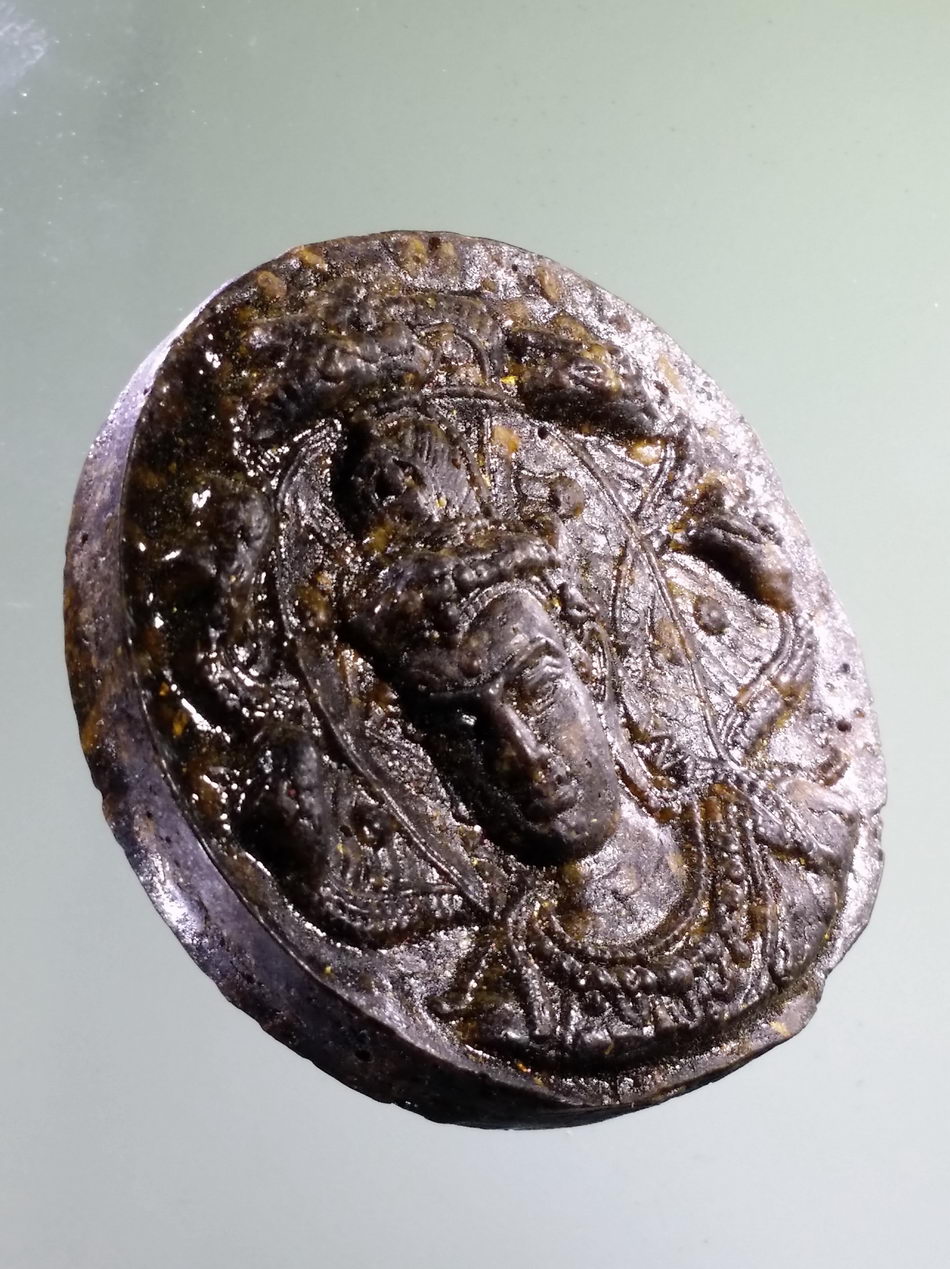 รหัสสินค้า จตุคามรามเทพ 777 พระเทวราชโพธิสัตว์จตุคามรามเทพ เนื้อเรซิ่น ผสมข้าวสารหินและมวลสารอื่นๆ พิมพ์ทรงคล้ายกับรุ่นราชันย์ดำ ไม่ทราบวัดที่สร้าง เนื้อเรซิ่นจะมีความคงทนกว่าเนื้อผงครับ