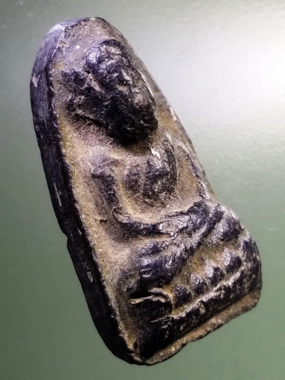 รหัสสินค้า หลวงปู่ทวด วัดต่างๆ 295 หลวงปู่ทวด วัดช้างให้ จังหวัดปัตตานี เนื้อดินเผา สร้างปี 2513 พระครูใบฎีกาขาวสร้าง