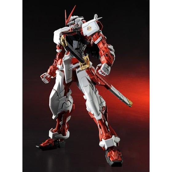 (Preorderปิดรับที่ 4 คิว )เปิดรับPreorder มัดจำ 1000 บาท P-bandai MG 1/100 GUNDAM ASTRAY RED FRAME