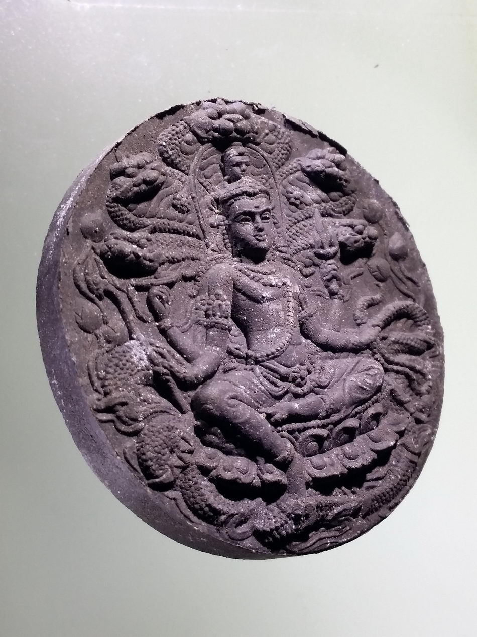 รหัสสินค้า จตุคามรามเทพ 116 จตุคามรามเทพ รุ่นมหาปาฏิหาริย์มั่งมีทรัพย์ เนื้อว่านดำ ขนาด 5.6 cm