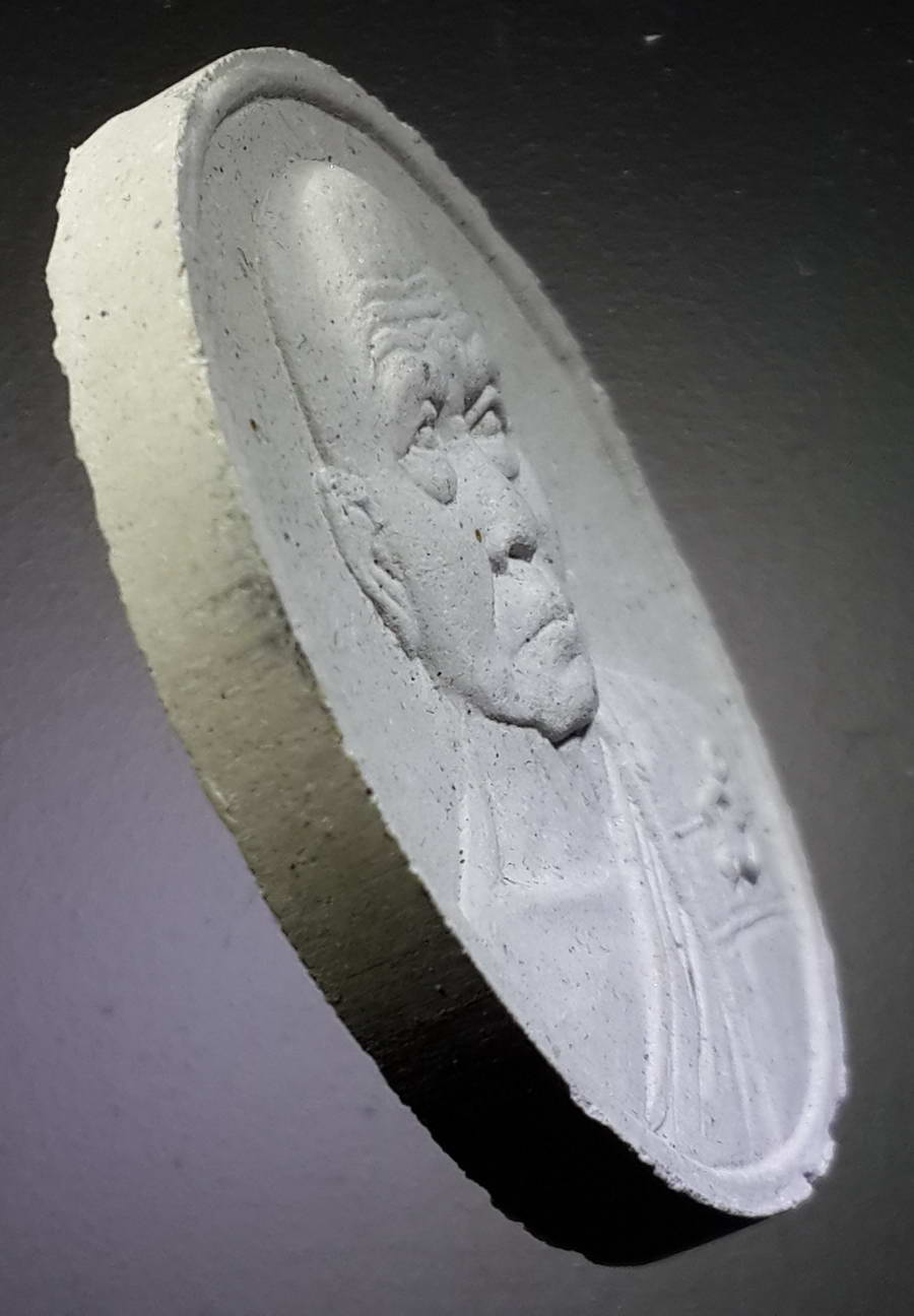 รหัสสินค้า พระมีกล่อง 339 พระผงรูปเหมือน พ่อท่านเขียว วัดห้วยเงาะ จังหวัดปัตตานี สร้างปี 2558 ที่ระลึกอายุวัฒนมงคล 87 ปี