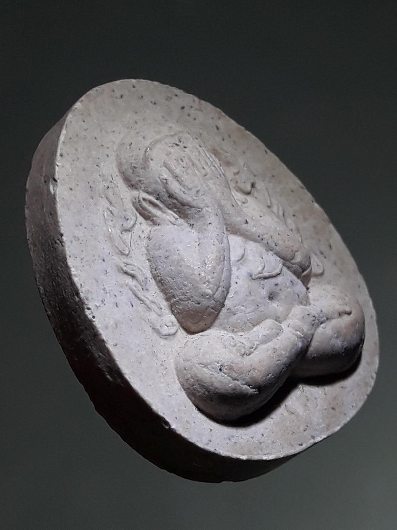 รหัสสินค้า พระเนื้อดิน ผง ว่าน 10465 พระปิดตา กนกข้าง หลวงปู่โต๊ะ วัดประดู่ฉิมพลี รุ่นปลุดหนี้ ปี2542