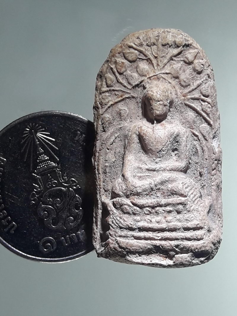 รหัสสินค้า พระเนื้อดิน ผง ว่าน 10545 พระคงลำพูน พระคงทรงพระบาง สภาพสวย ลายนิ้วมือติดชัดเจนครับ