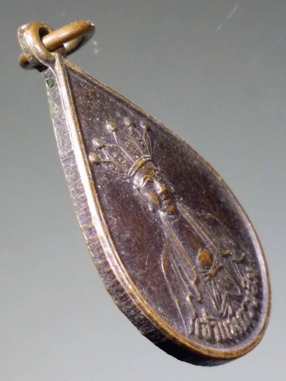 รหัสสินค้า เทพจีน - เทพฮินดู 048 เหรียญหยดน้ำ รุ่น 1 เจ้าแม่กวนอิม วัดกัลยาณ์ สร้างปี 2533 พระรายการนี้ให้เช่าบูชาแล้ว