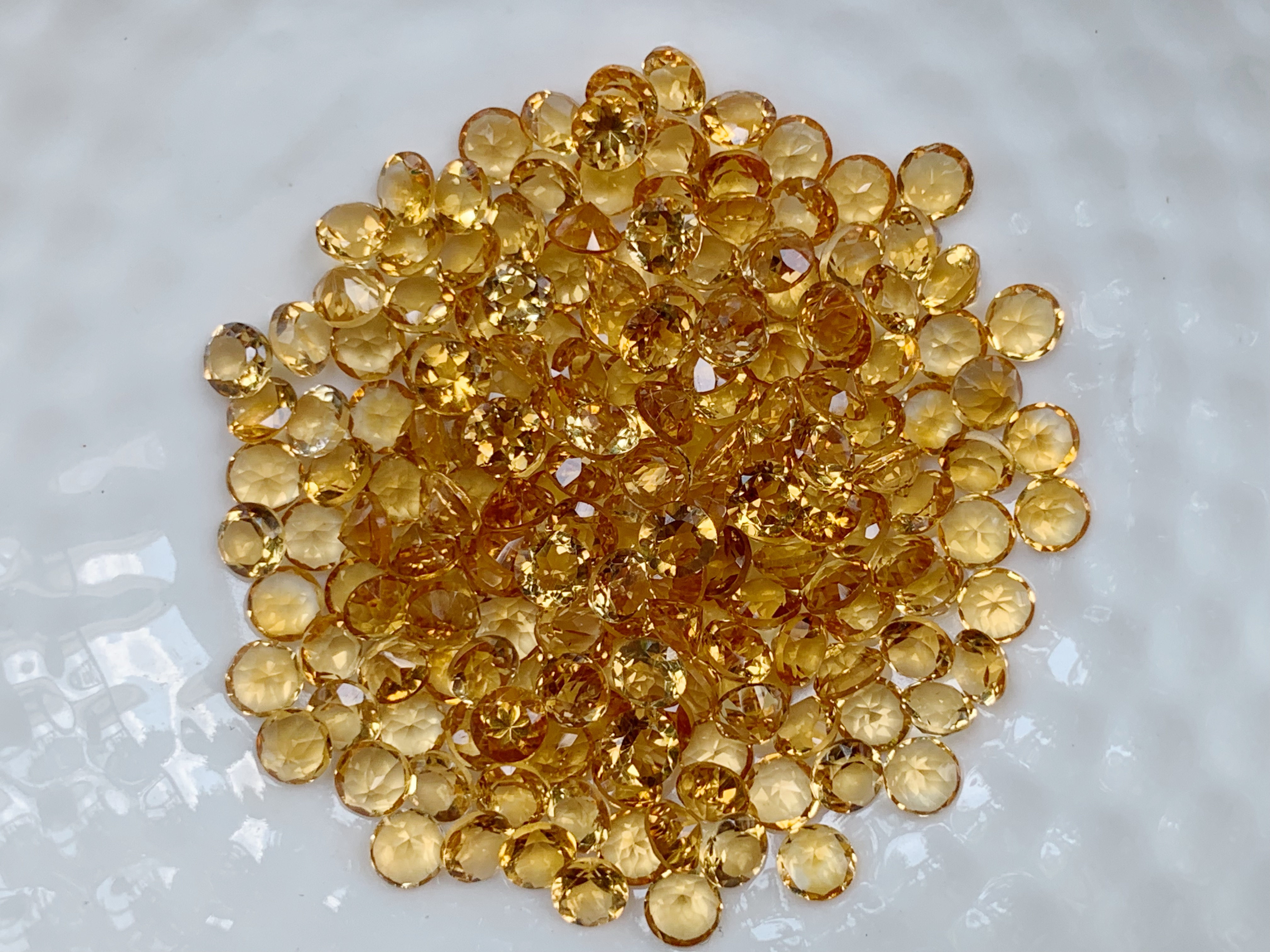 ซิทรินอ่อนกลม 3.5 มม.5 กะรัต