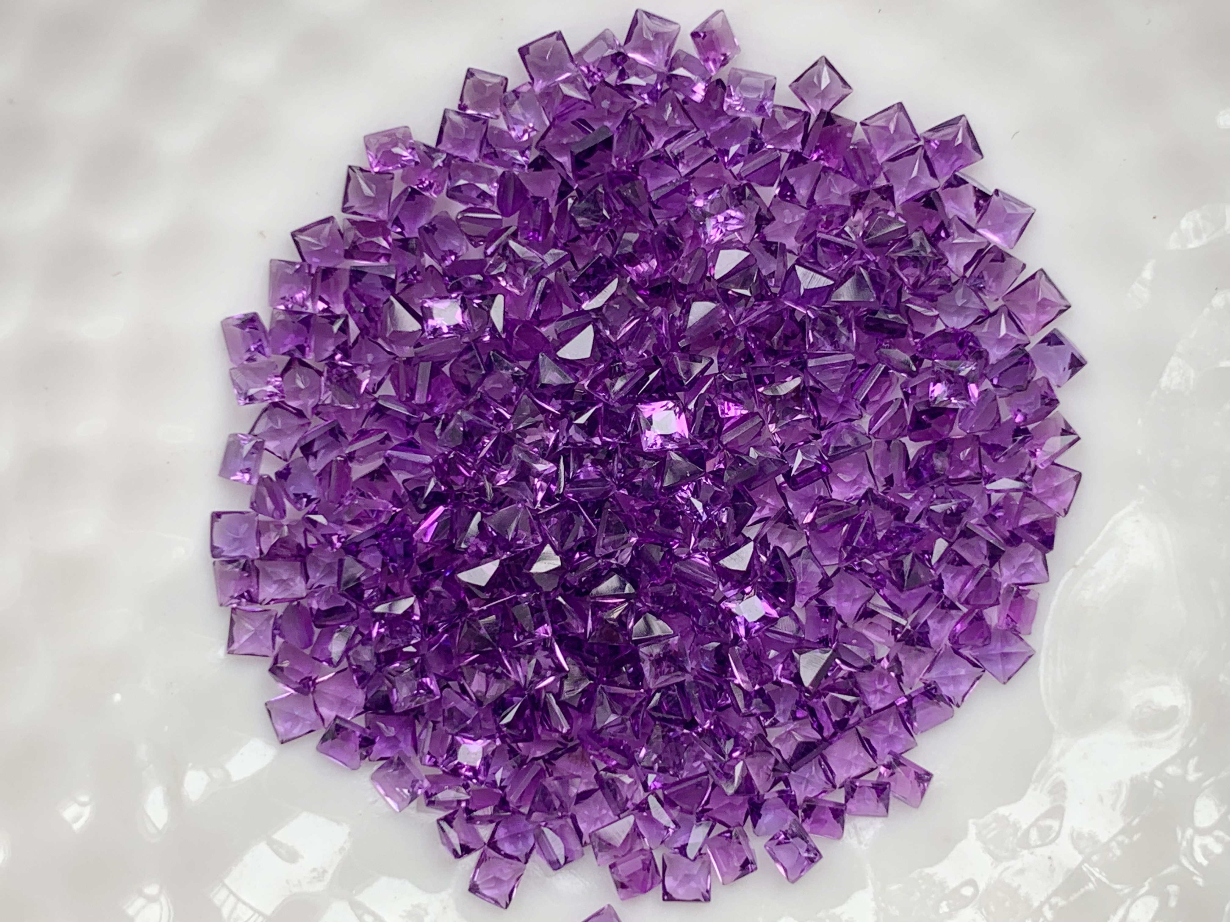 อเมทิสสี่เหลี่ยม 2 มม. 5 กะรัต