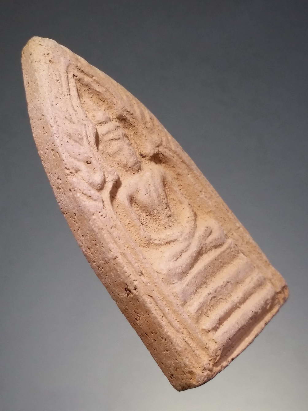 รหัสสินค้า พระไม่ทราบที่ 265 พระเนื้อดินเผา พิมพ์ซุ้มเรือนแก้ว ไม่ทราบที่ พระรายการนี้ให้เช่าบูชาแล้ว