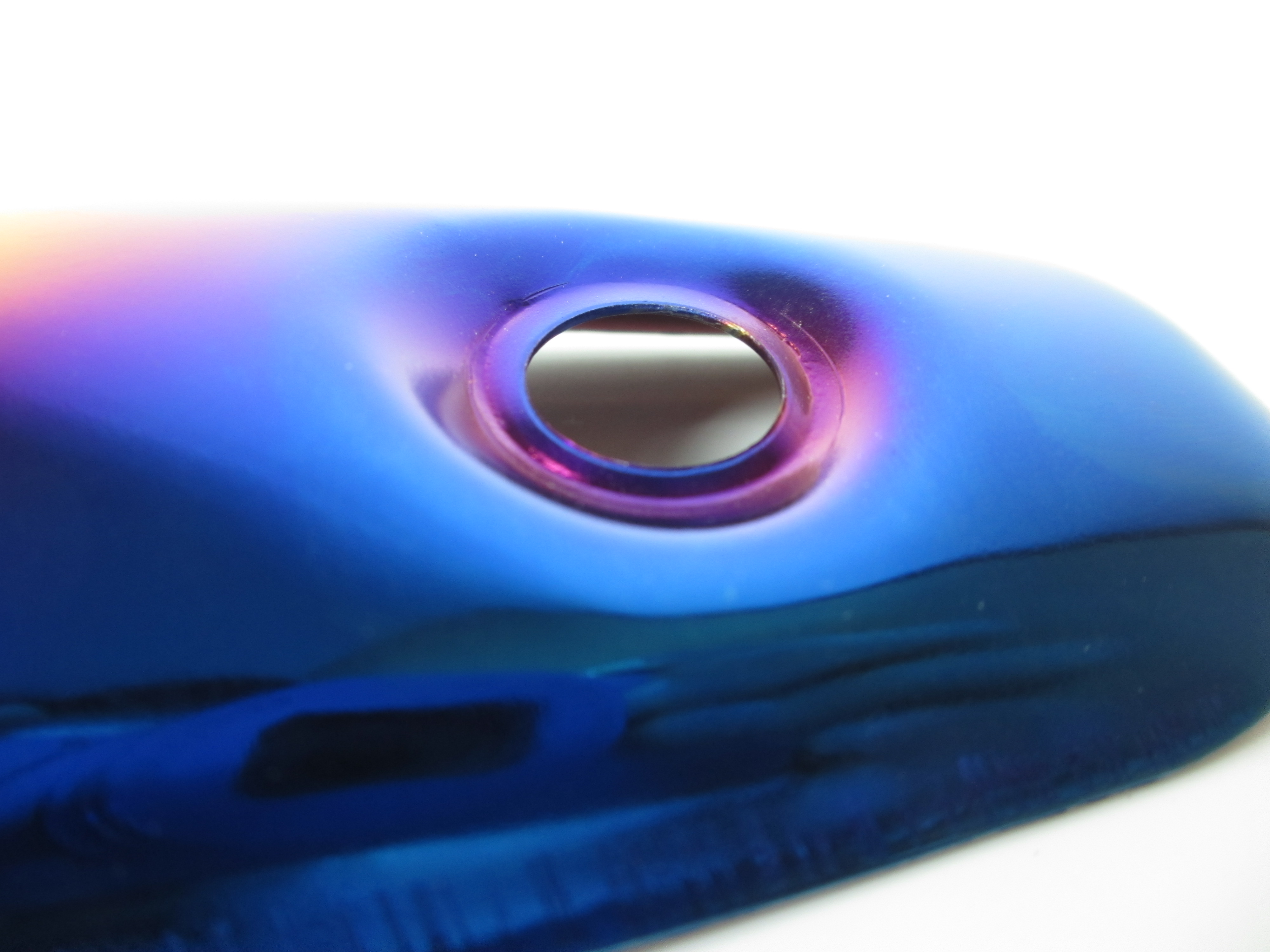 ตัวอย่างกันร้อน บังท่อ ชุบสีไทเทเนียม สีน้ำเงิน สีรุ้ง | PVD Coating