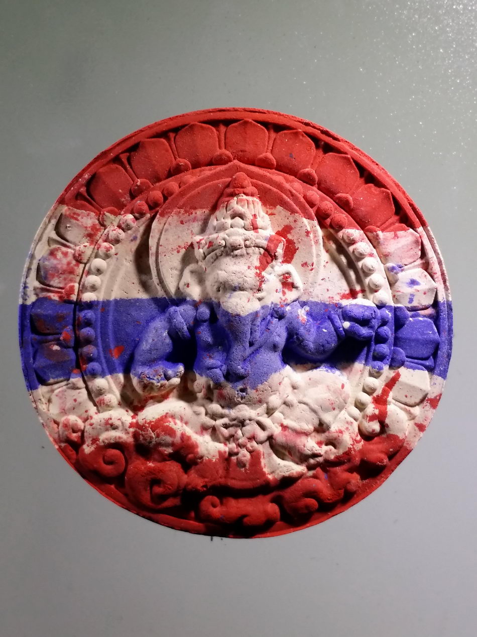 รหัสสินค้า จตุคามรามเทพ 739 พระเทวราชโพธิสัตว์จตุคามรามเทพ - พระพิฆเณศวรเทพเจ้าแห่งความสำเร็จ รุ่นมงคลทรัพย์แสนล้าน เนื้อว่านลายธงชาติไทย