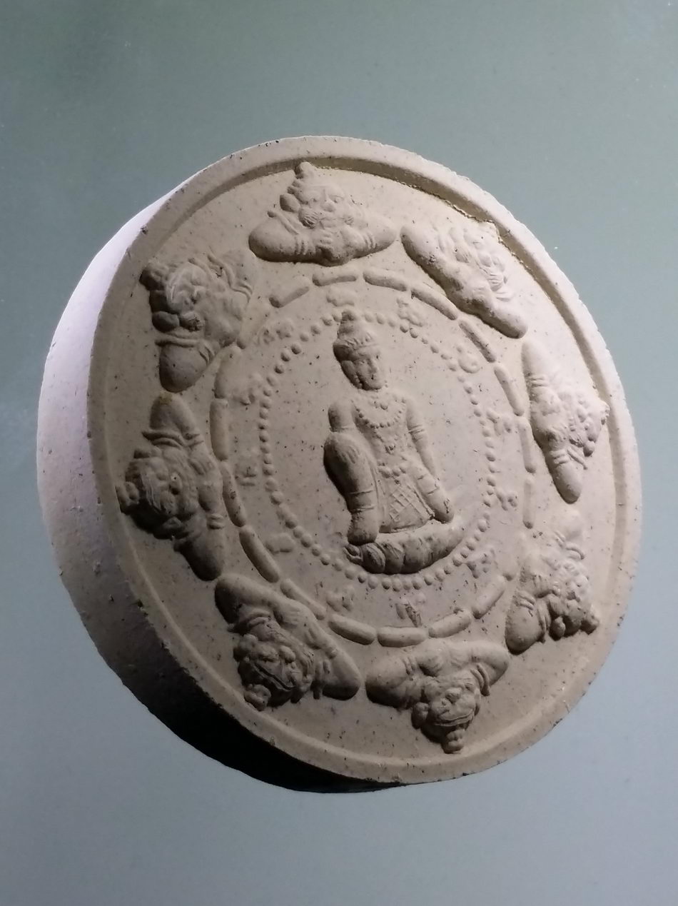 รหัสสินค้า จตุคามรามเทพ 761 องค์ท้าวจตุคามรามเทพ รุ่น มหามงคลทรัพย์มั่งมี พิธีมหาพุทธาภิเษก เทวาภิเษก โดยพระราชธรรมสุธี ประทานฝ่ายสงฆ์ พร้อมพระเกจิคณาจารย์สายเขาอ้อ ณ.วัดพระมหาธาตุวรมหาวิหาร จังหวัดนครศรีธรรมราช เนื้อว่านขาว