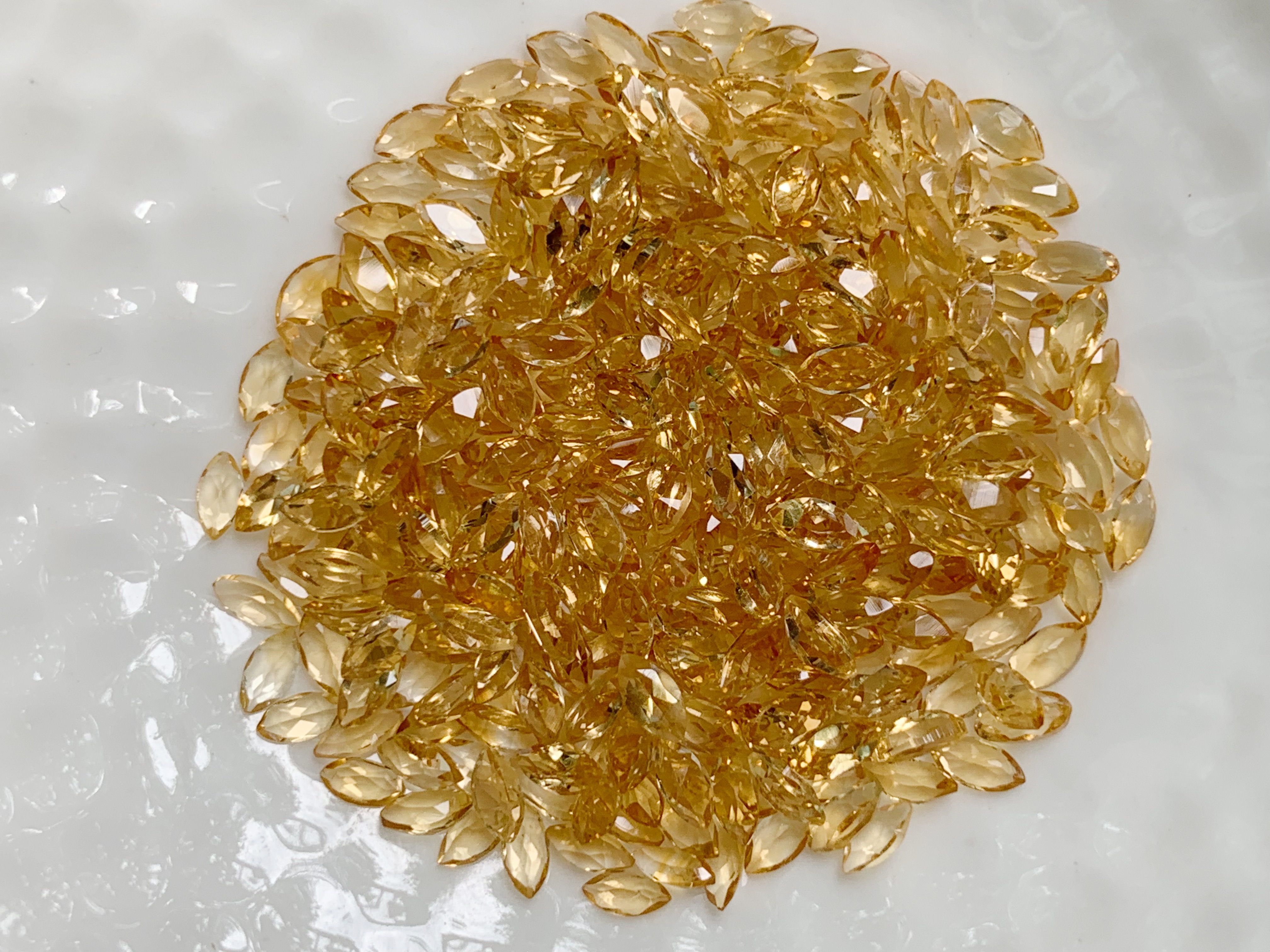 ซิทรินอ่อนมาคี 4X2 มม. 5 กะรัต