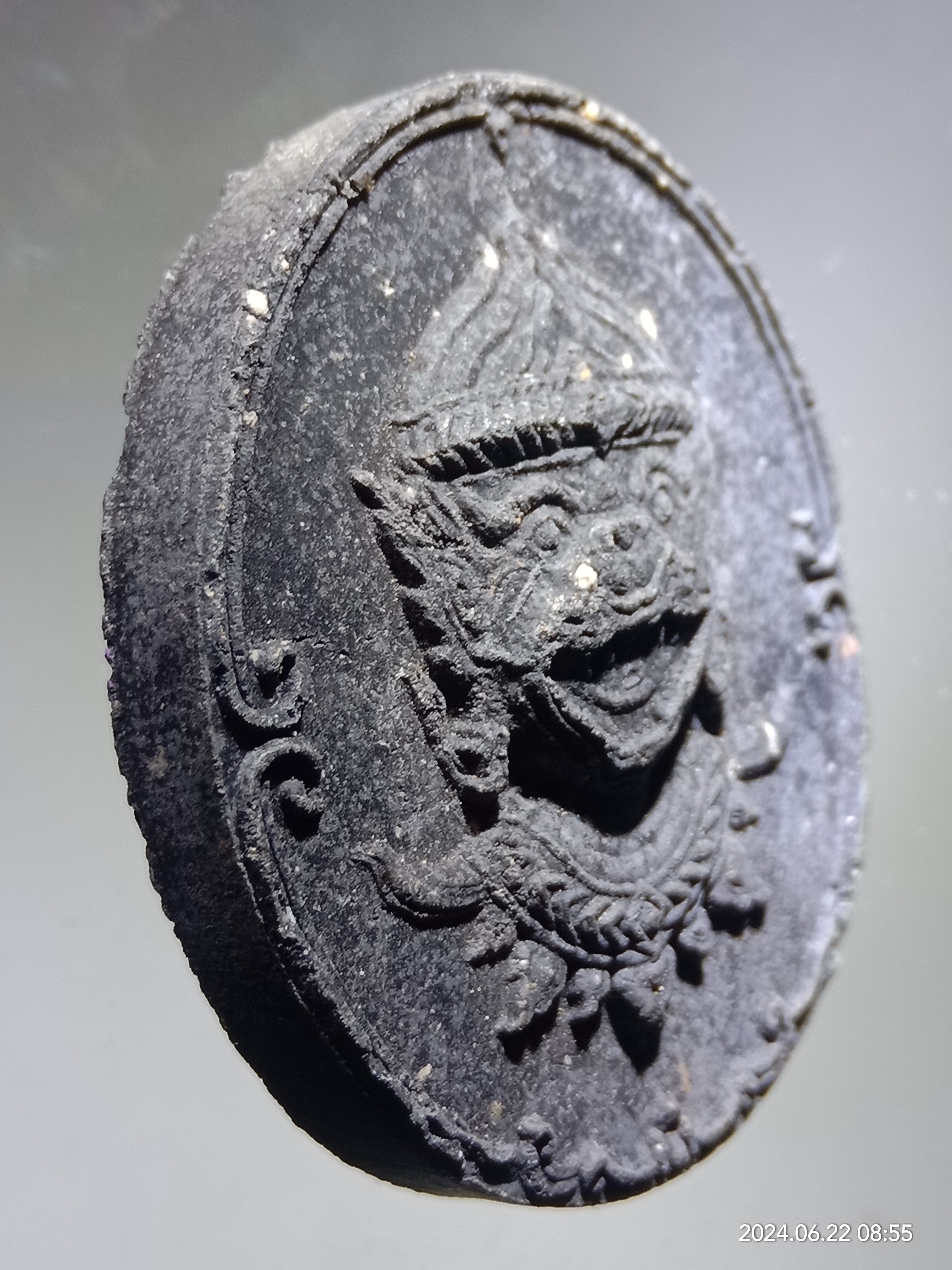 รหัสสินค้า พระเนื้อดิน เนื้อผง เนื้อว่าน 011 หนุมานเนื้อผงใบลาน พระครูพิมลปุญญาทร หลวงพ่อโป้ วัดห้วยน้ำโจน ตำบลห้วยร่วม อำเภอดงเจริญ จังหวัดพิจิตร หายาก สร้างน้อย