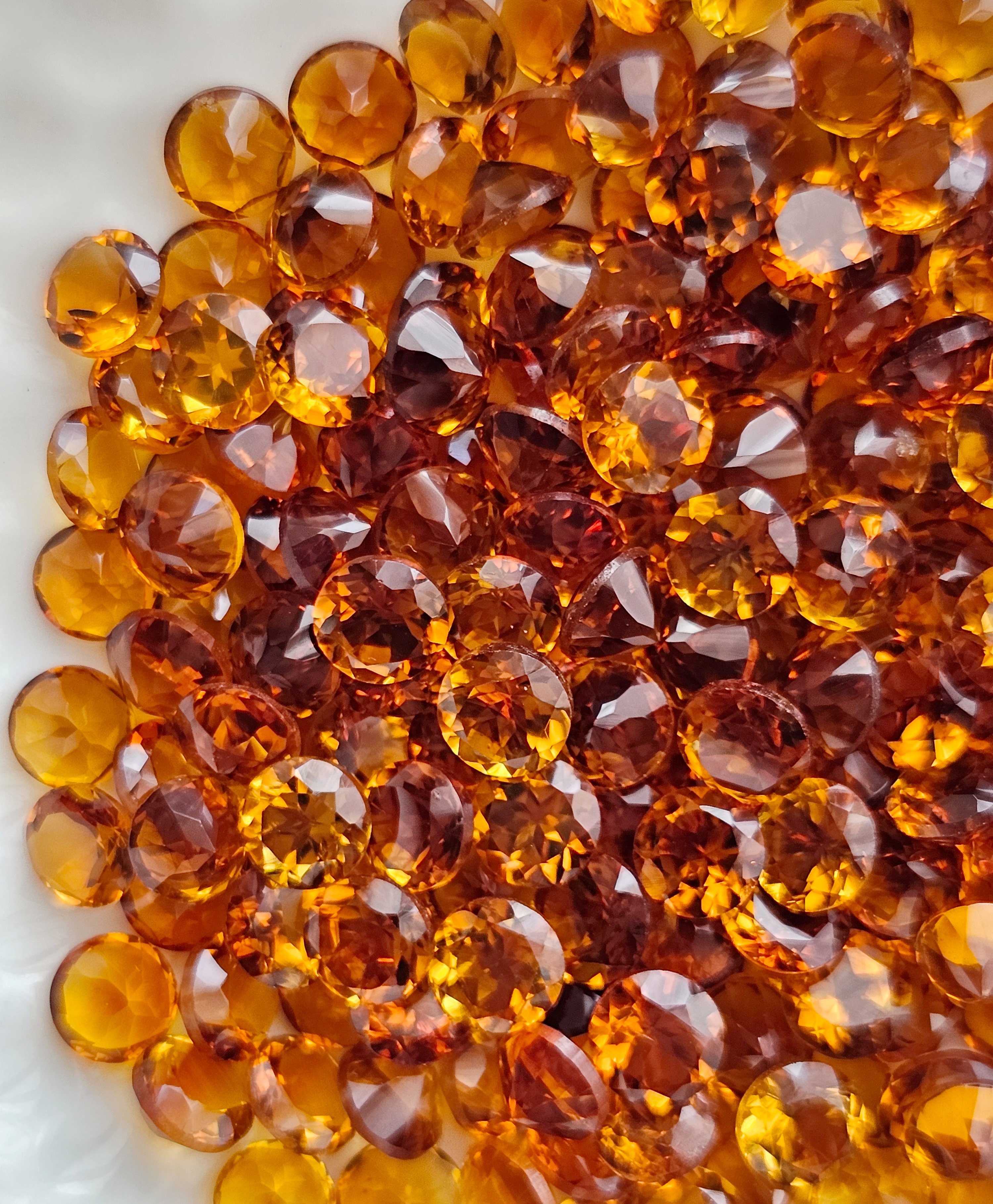 ซิทรินเข้มกลม 4.0mm. 5 กะรัต