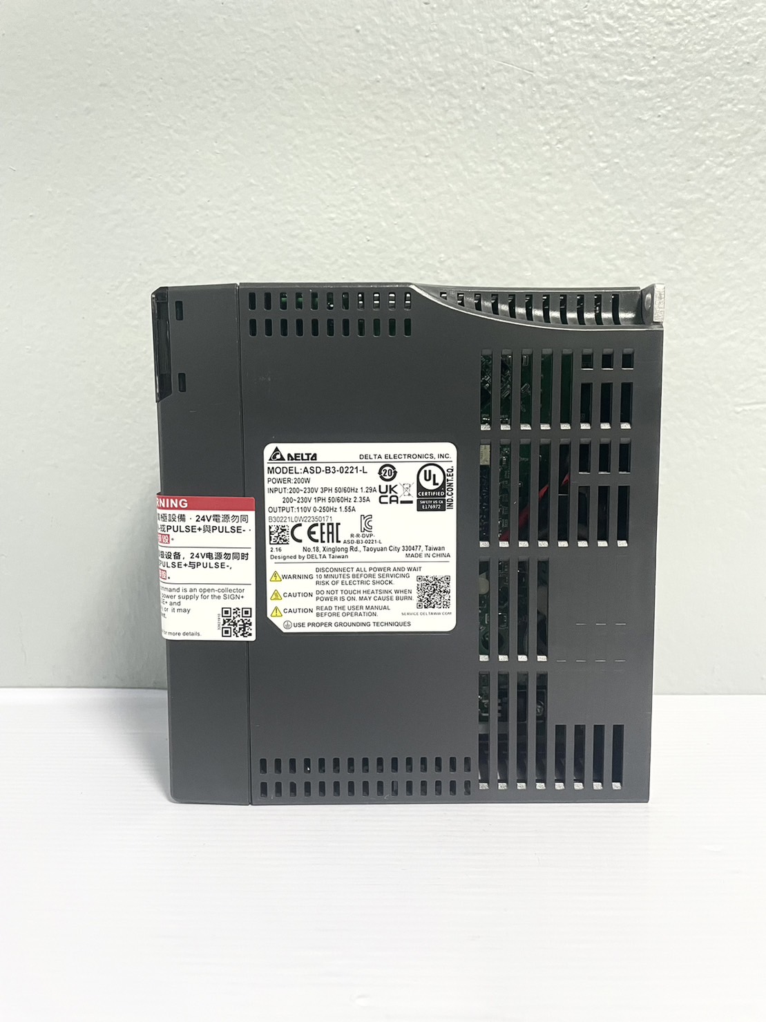 Delta Servo drive Model ASD-B3-0221-L 200W drive , 220V 3/1-Phase , close loop