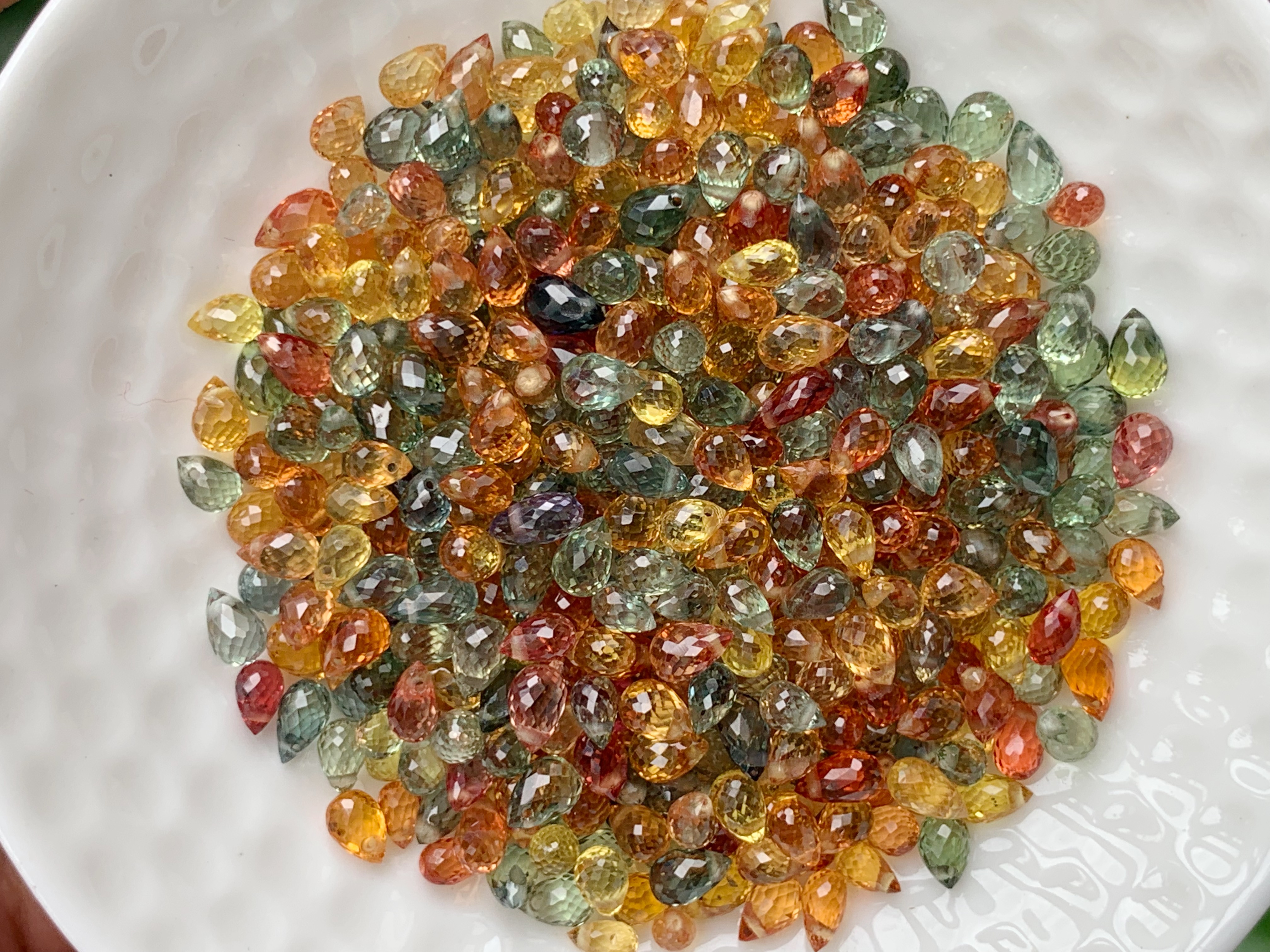 แฟนซีแซฟไฟร์ ทรงสับปะรด 1 กะรัต