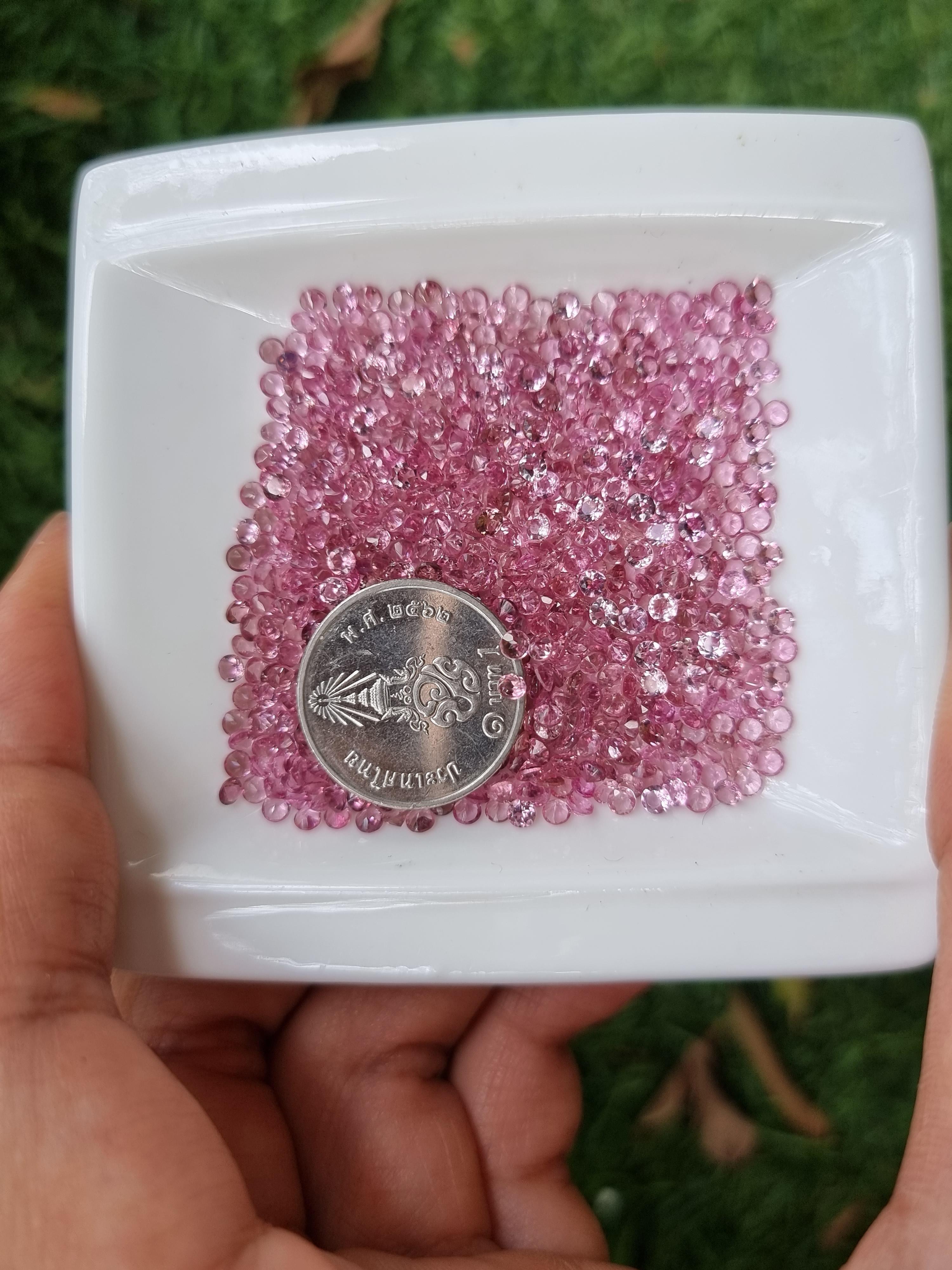 Pink tourmaline กลม 2.5 มม 1 กะรัต