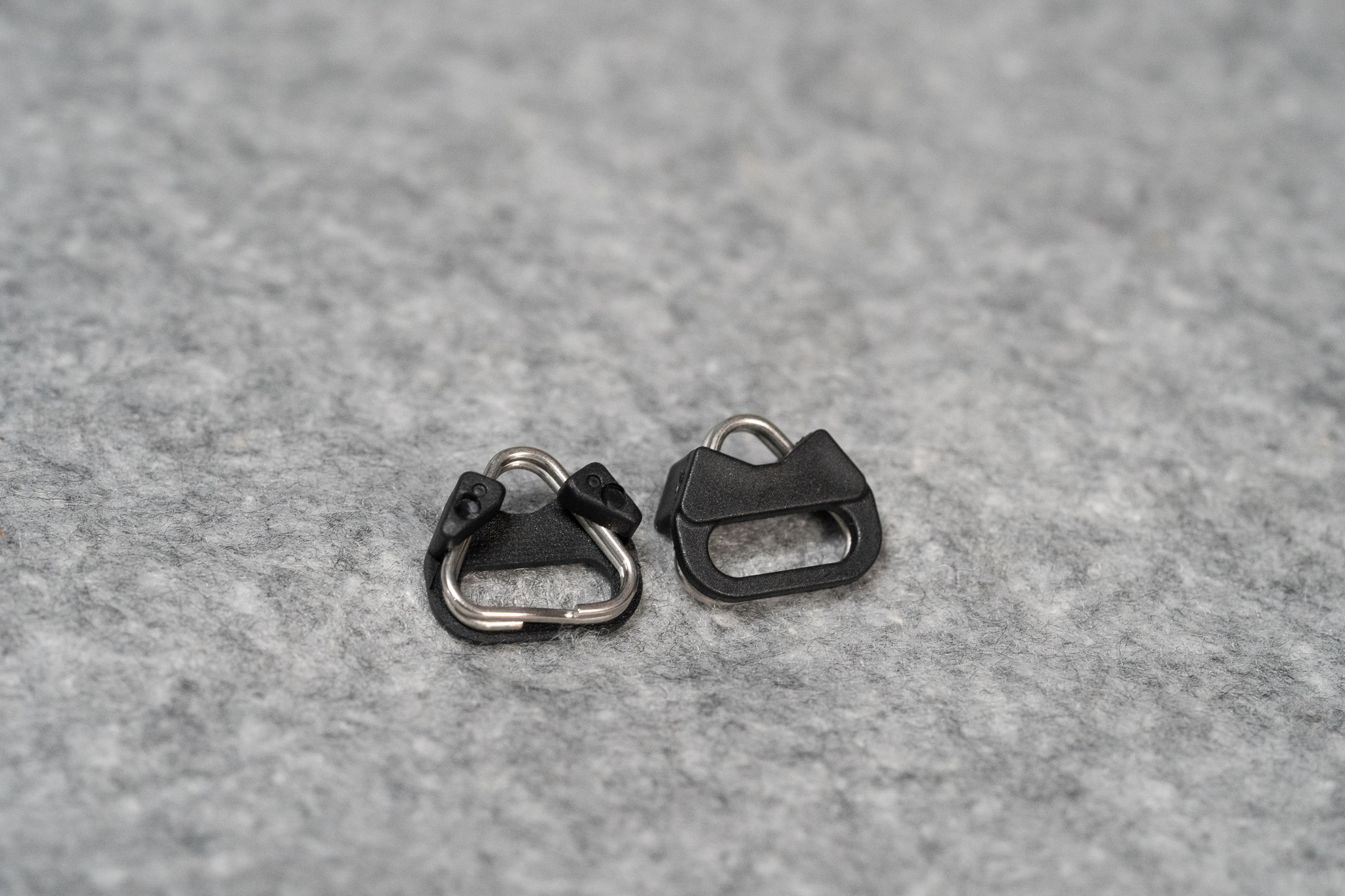 ห่วงสามเหลี่ยมคล้องหูกล้อง+กรอบพลาสติก ห่วงคล้องกล้อง หูกล้อง ห่วงสามเหลี่ยม