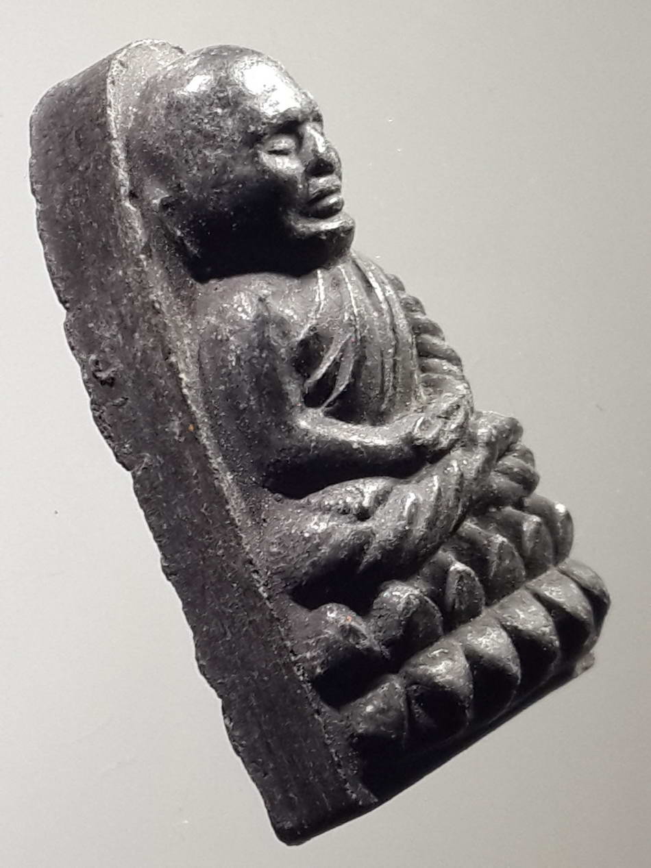 รหัสสินค้า หลวงปู่ทวด วัดต่างๆ 294 หลวงปู่ทวด วัดช้างให้ จ.ปัตตานี หลังเรียบ ไม่ทราบปีที่สร้าง คล้ายปี 24