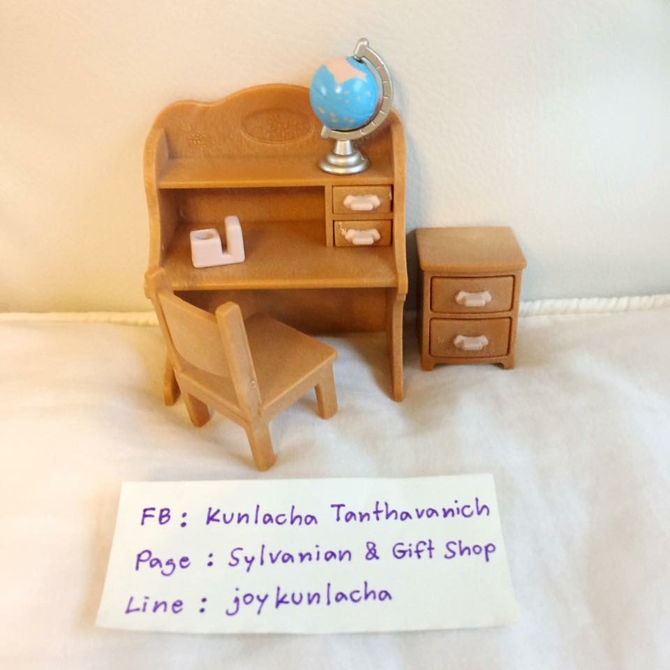 โต๊ะเขียนหนังสือ พร้อมตู้ลิ้นชักค่ะ Study Desk : Sylvanian Families