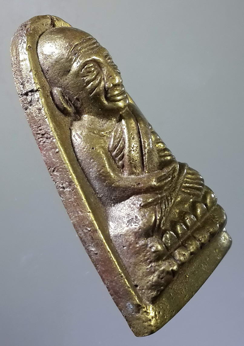 รหัสสินค้า เหรียญคณาจารย์ 737 เหรียญหล่อหลวงปู่ทวด วัดช้างให้ จังหวัดปัตตานี ไม่ทราบปีที่สร้าง เนื้อทองผสม พระรายการนี้ให้เช่าบูชาแล้ว