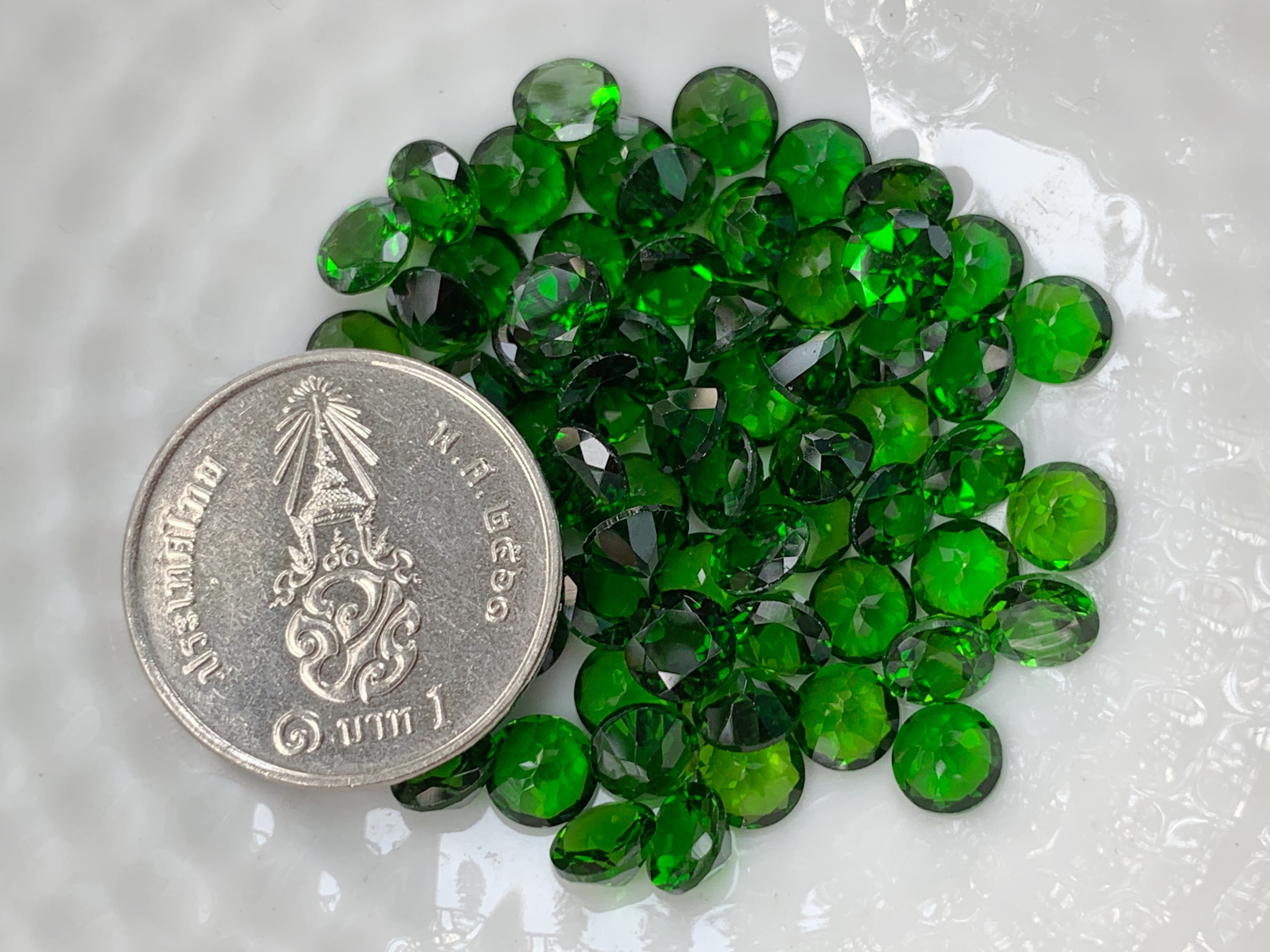 โครมไดออฟไซด์กลม 5 มม. 1 กะรัต