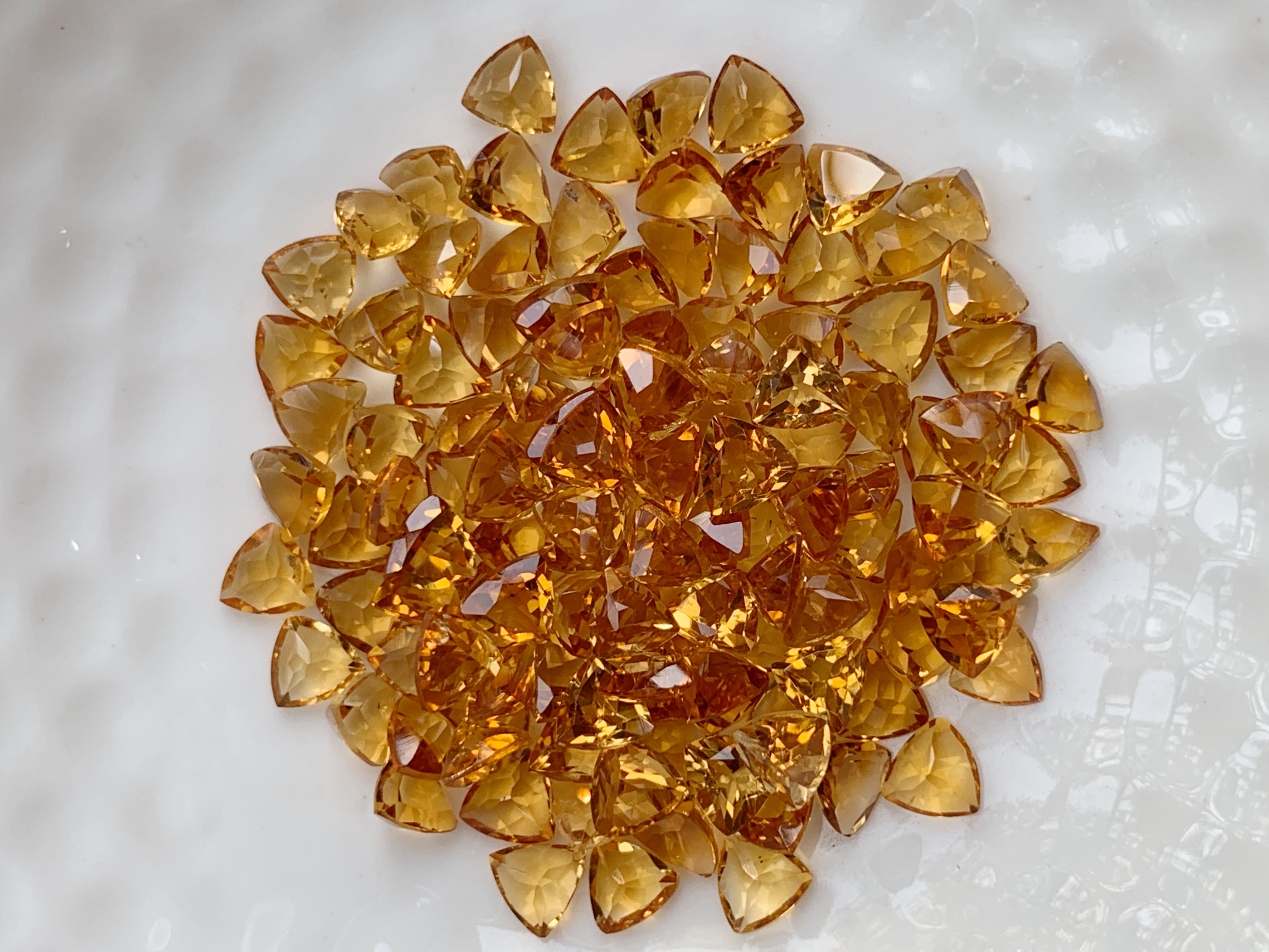 ซิทรินสามเหลี่ยม 4 มม. 5 กะรัต