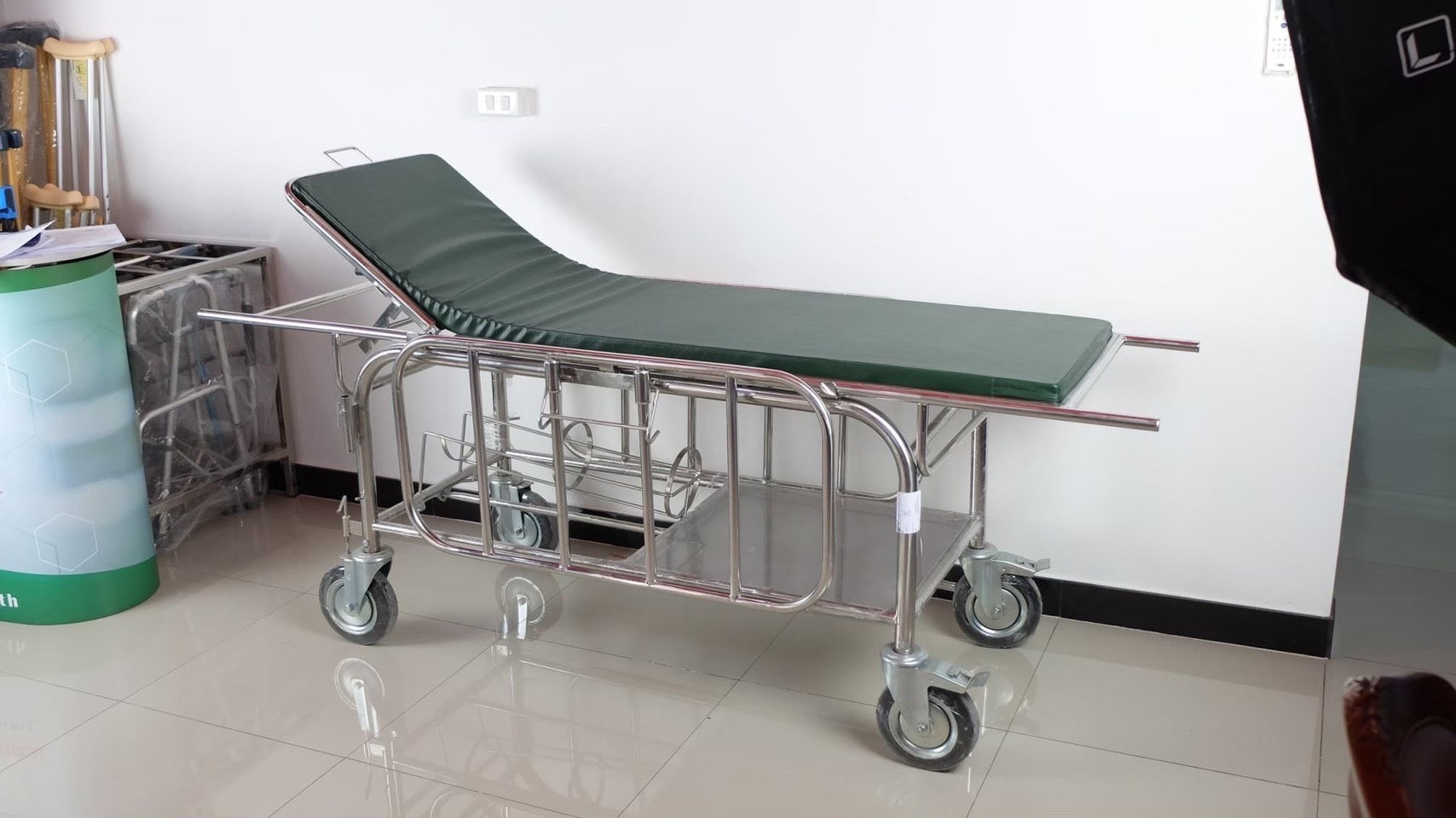 รถเข็นเปลหาม รถเข็นนอนเคลื่อนย้ายผู้ป่วย สแตนเลส PP037A (STRETCHER)